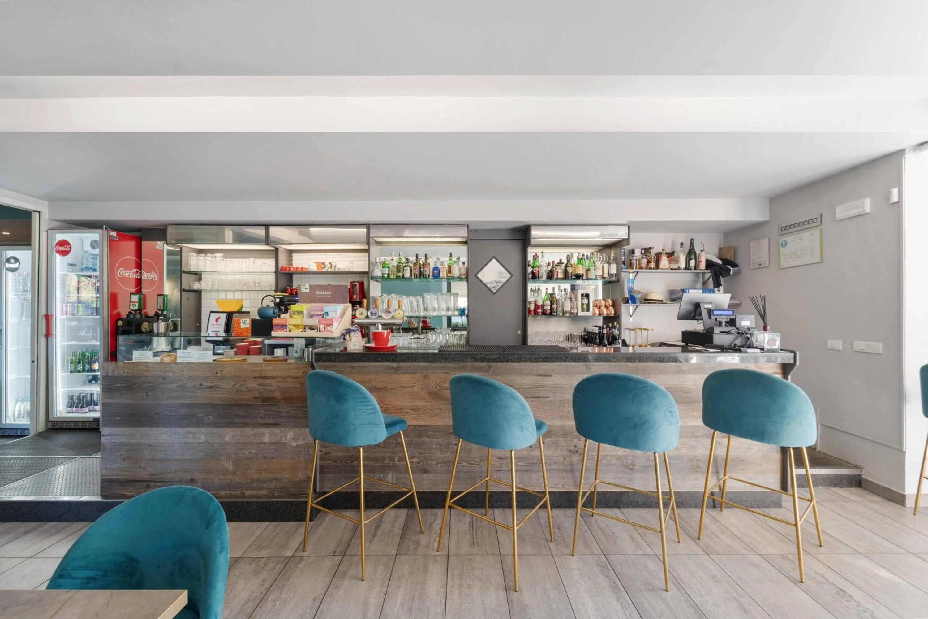 Restaurant/places to eat in Green Village Accommodations