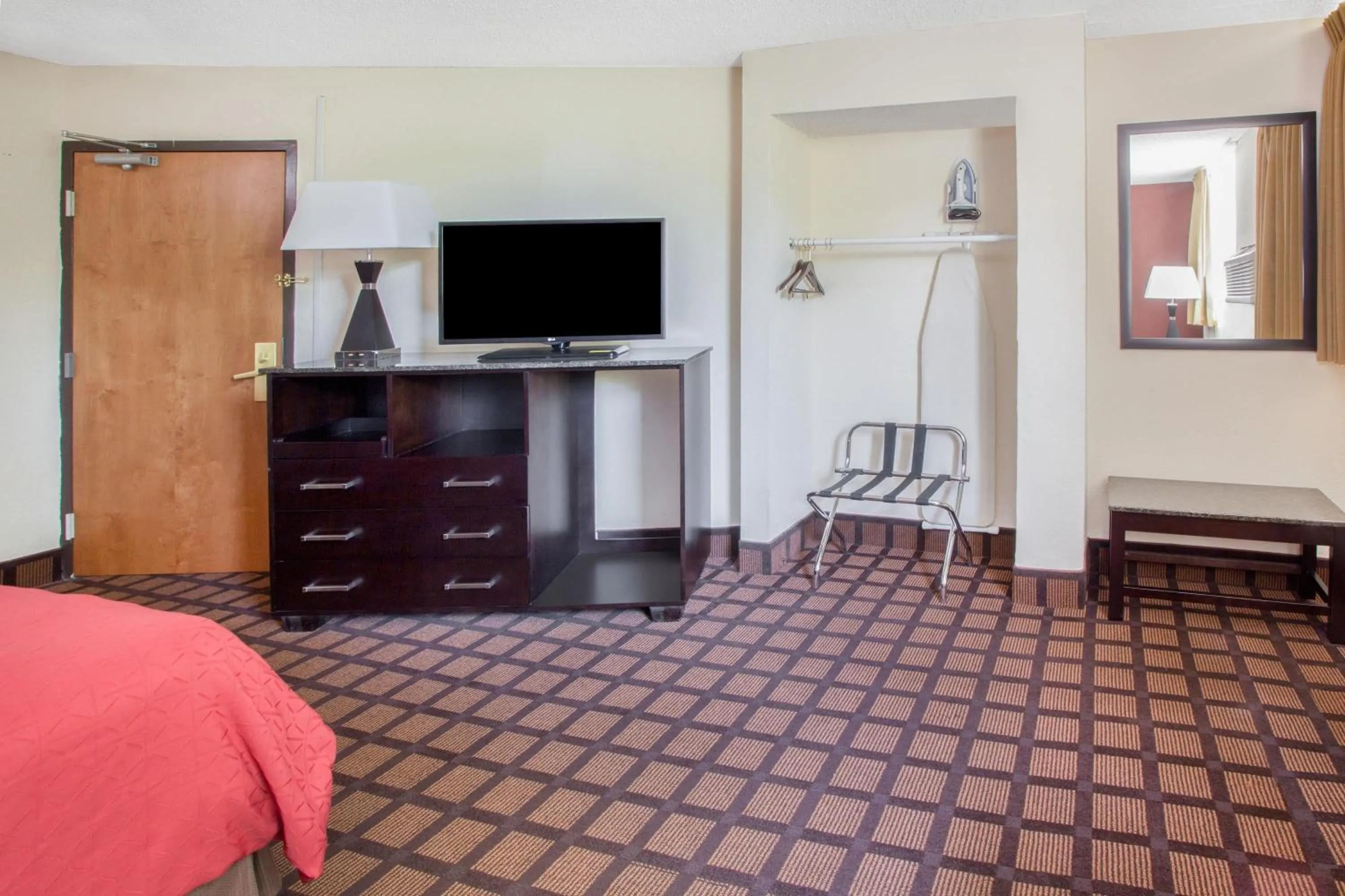 Photo of the whole room, Bed in Super 8 by Wyndham Chicago IL