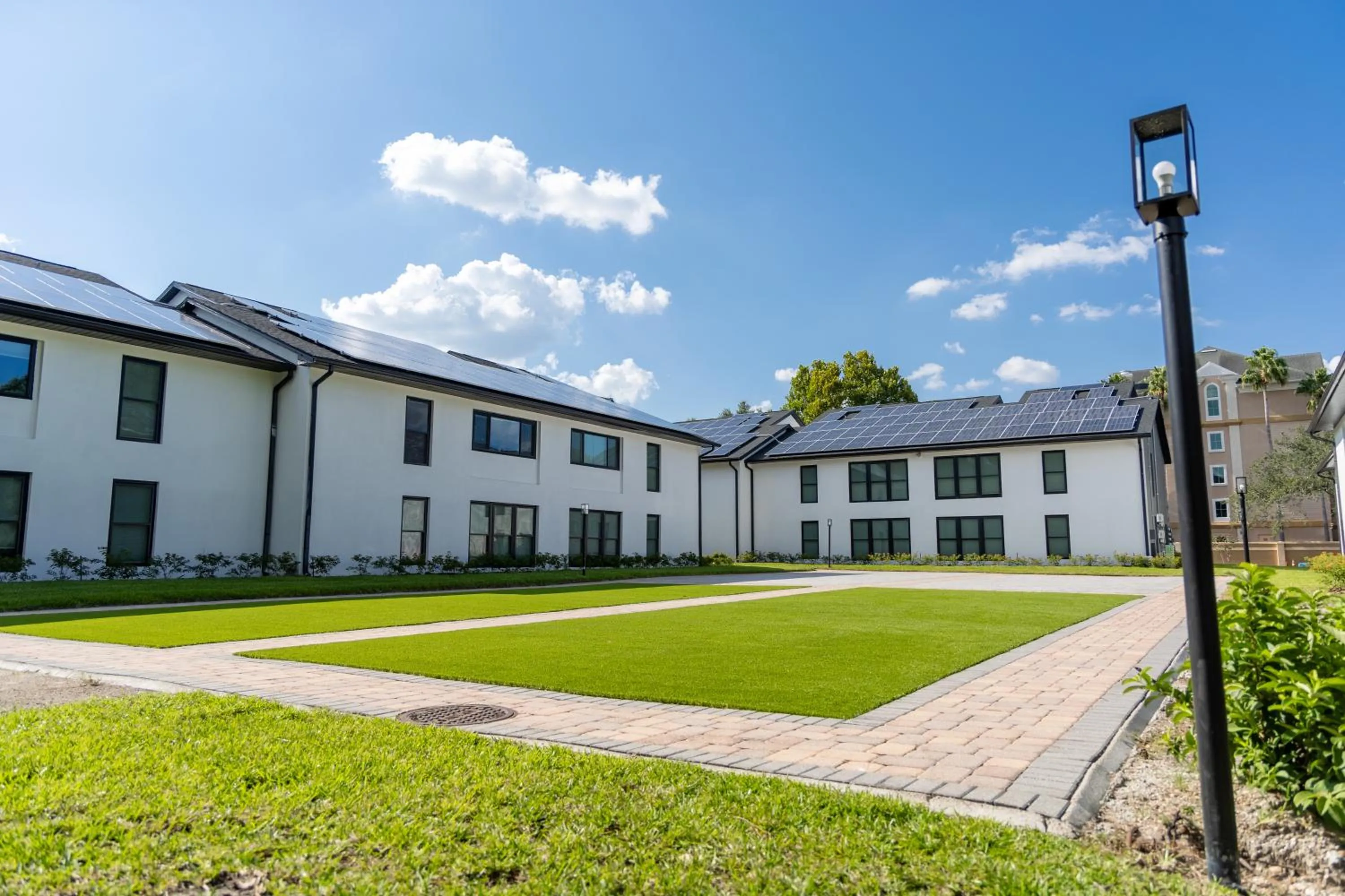 Property building in Legacy Vacation Resorts - Disney and Lake Buena Vista