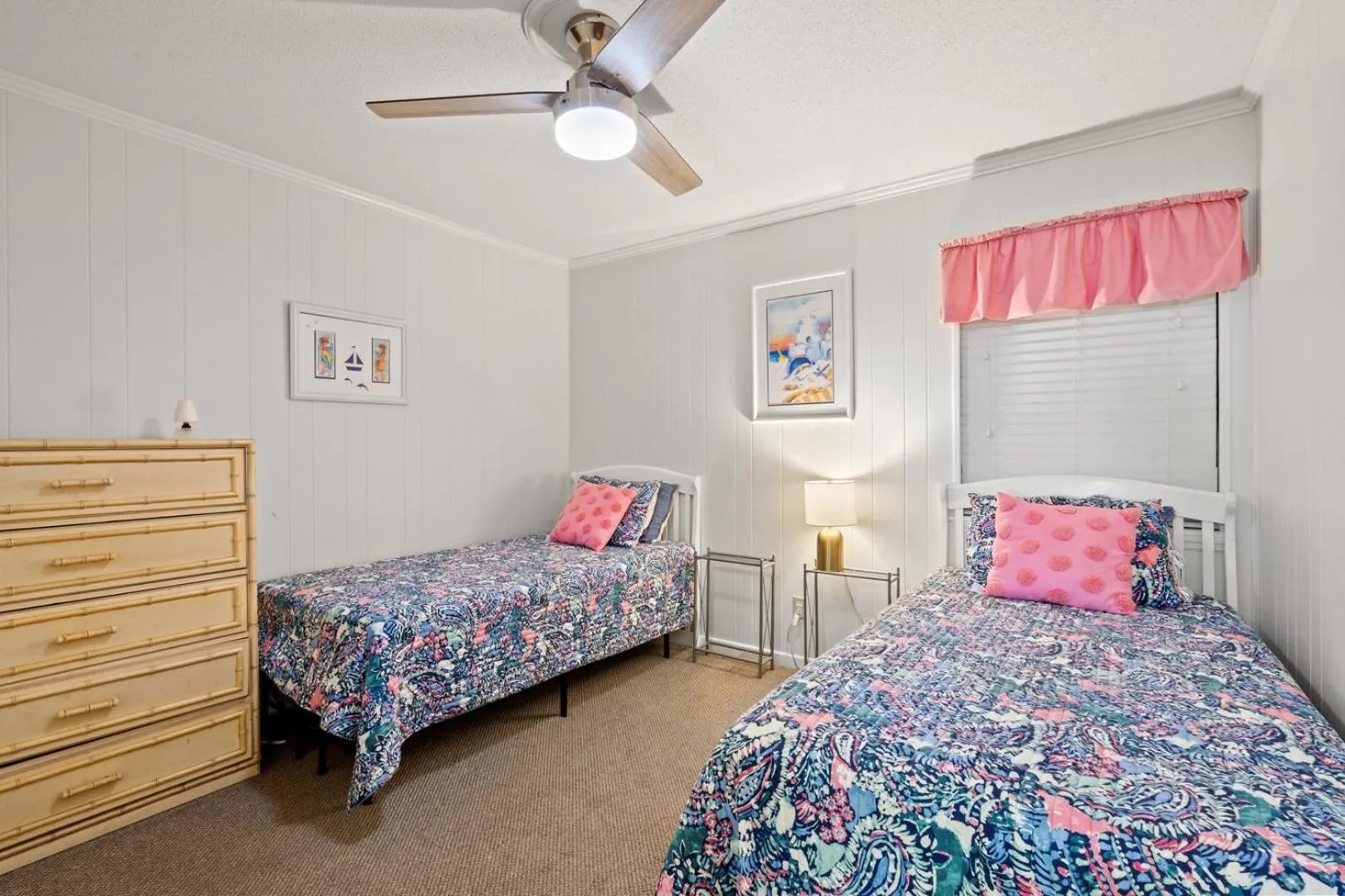 Bed in A Place at The Beach 9520-1E