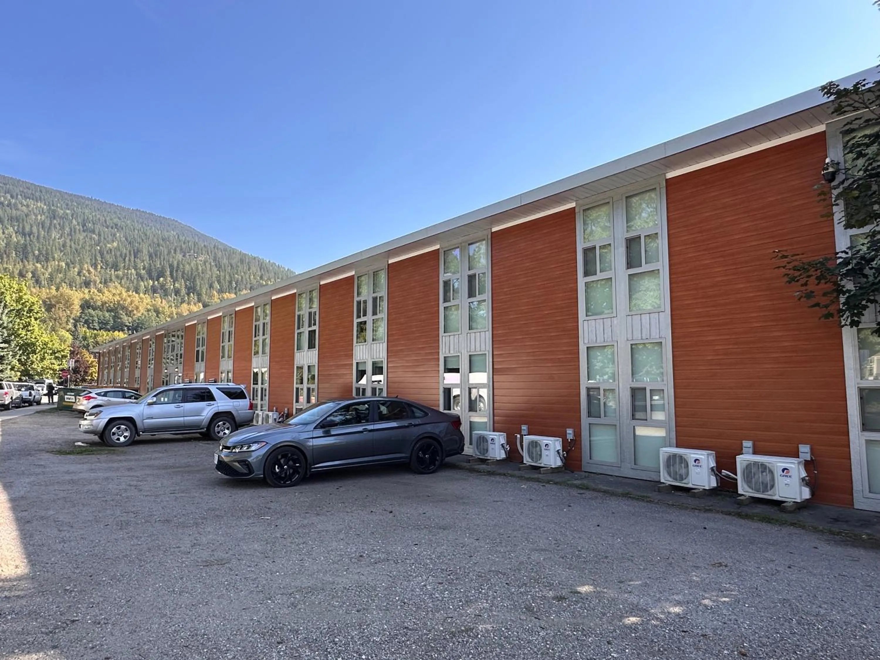 Property building in Grizz Hotel