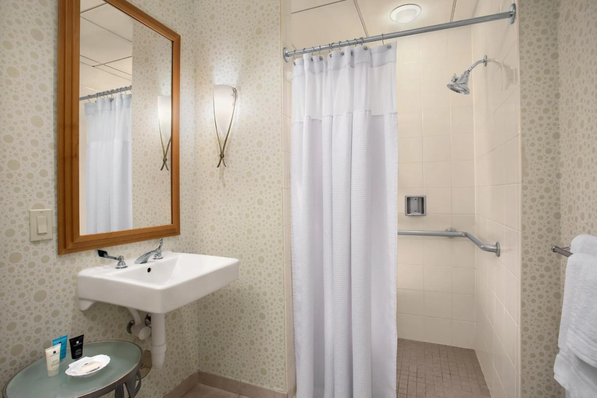 Shower in Crowne Plaza San Francisco Airport by IHG