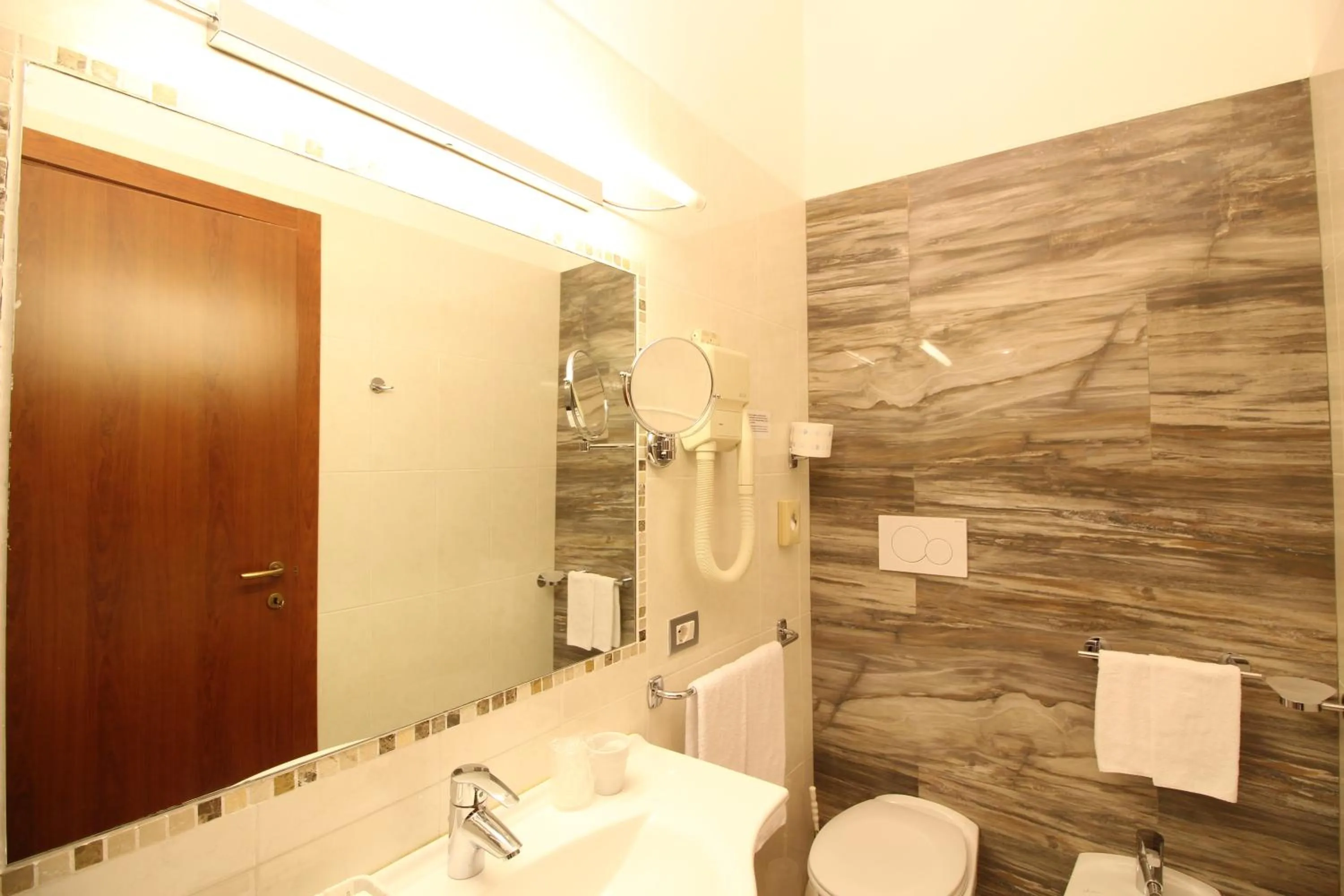 Bathroom in Hotel al Corso
