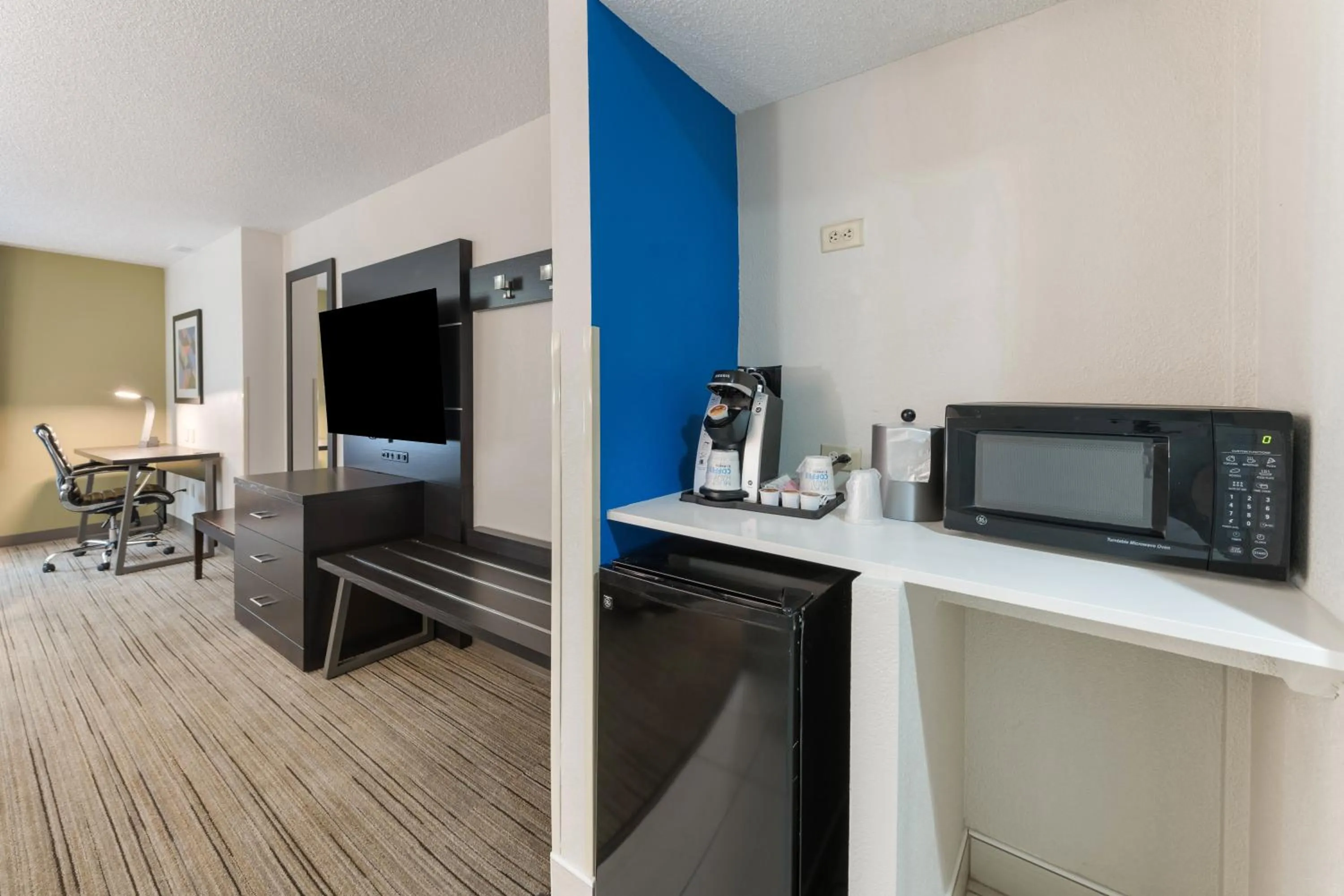 Photo of the whole room in Holiday Inn Express - Columbus Downtown by IHG