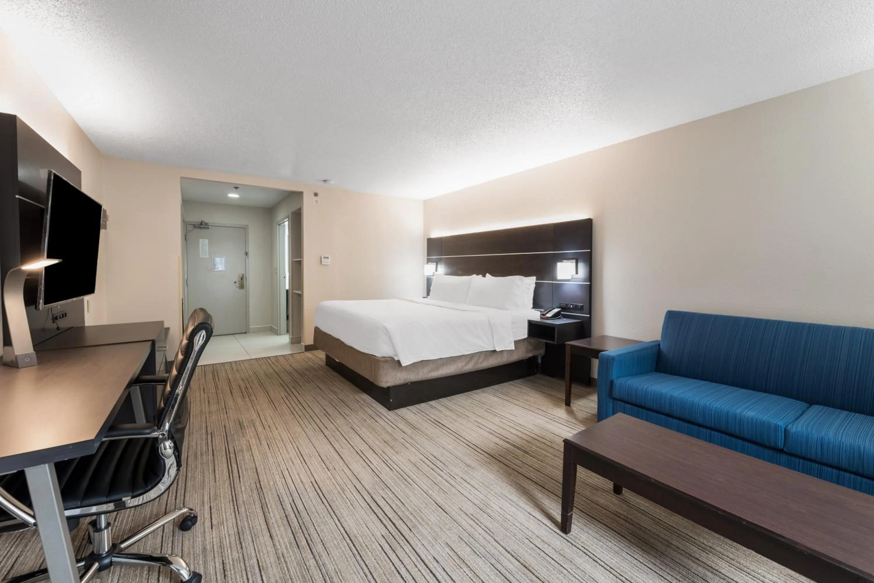 Photo of the whole room, Bed in Holiday Inn Express - Columbus Downtown by IHG