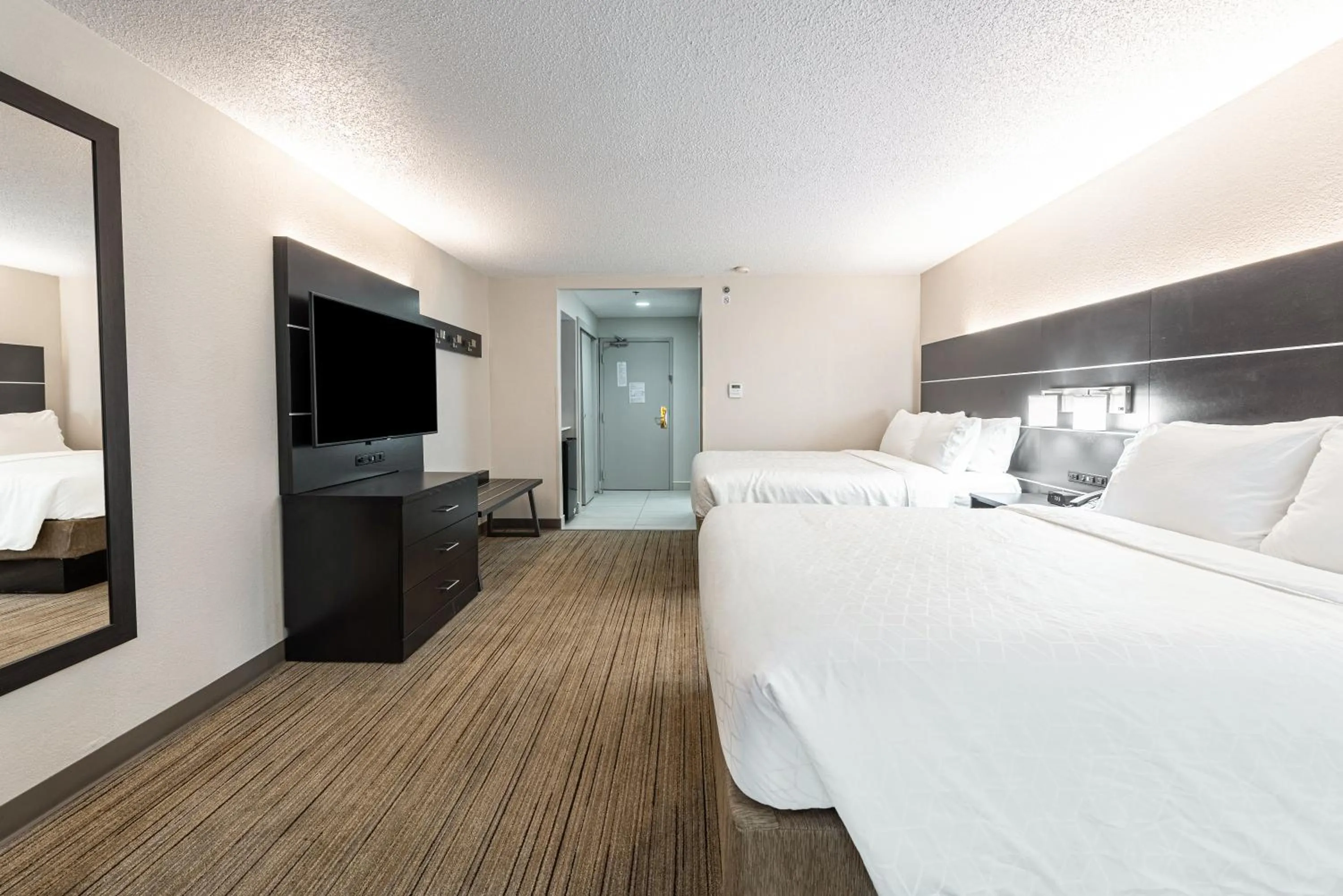 Photo of the whole room, Bed in Holiday Inn Express - Columbus Downtown by IHG