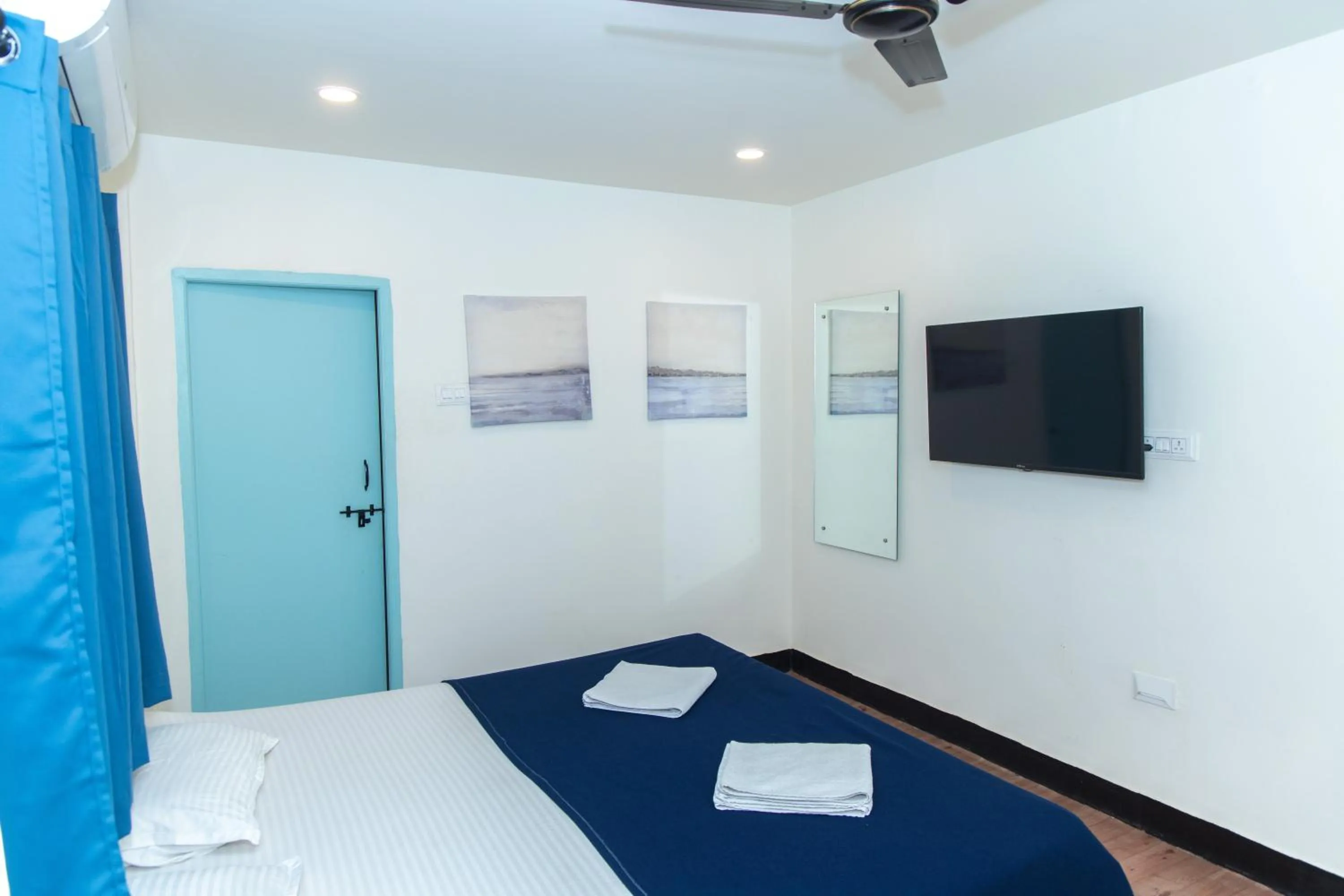 Bedroom, Bed in Slackpackr Hyderabad