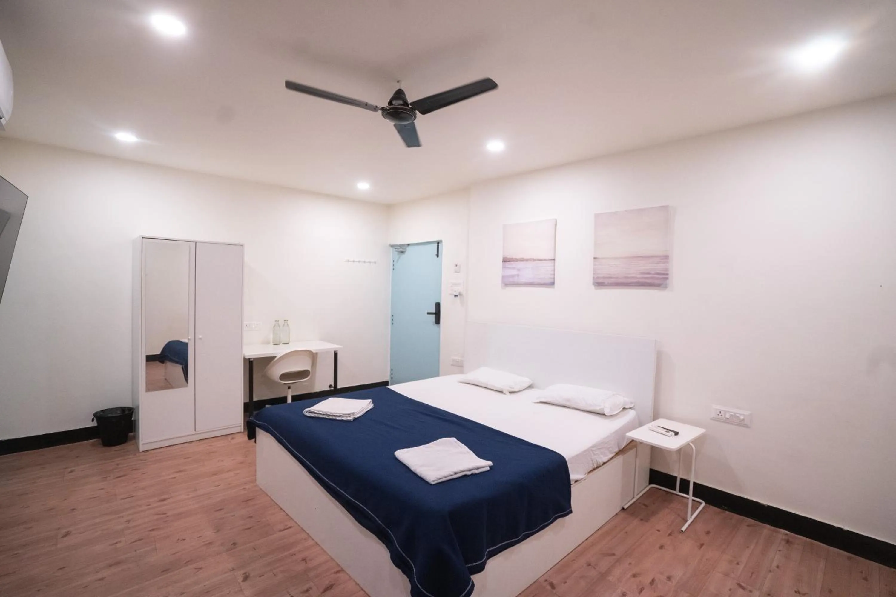 Photo of the whole room, Bed in Slackpackr Hyderabad