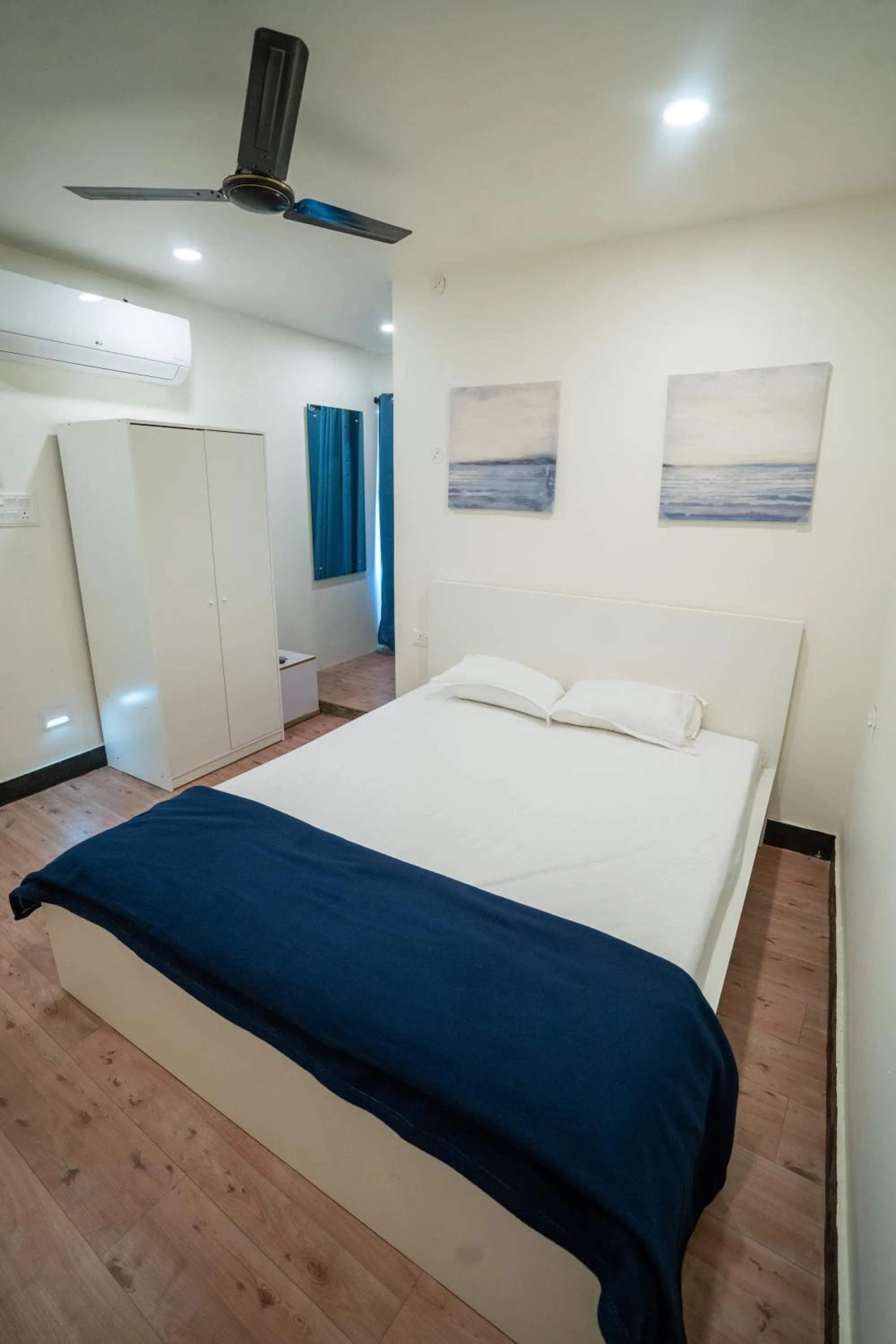 Bedroom, Bed in Slackpackr Hyderabad