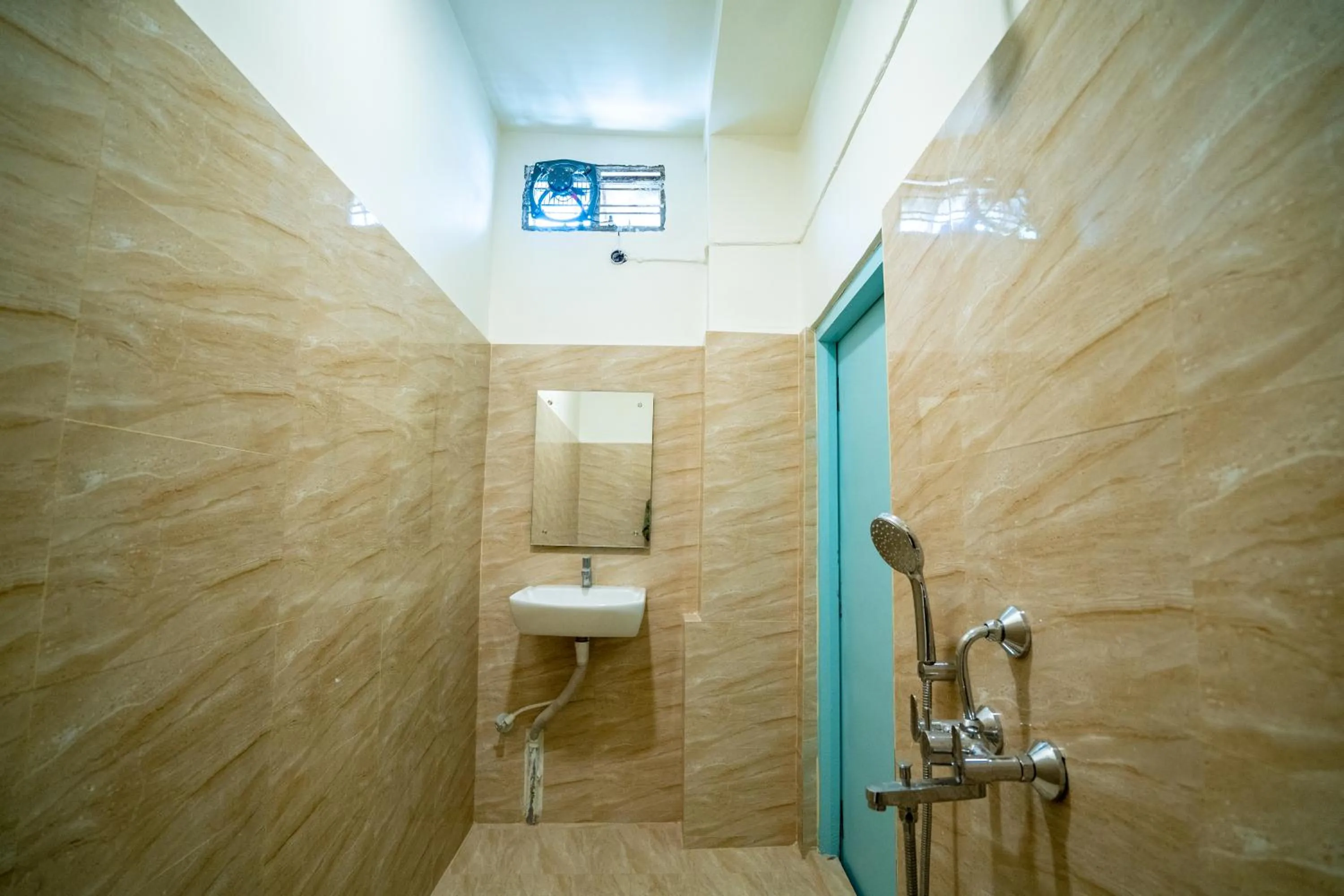 Bathroom in Slackpackr Hyderabad