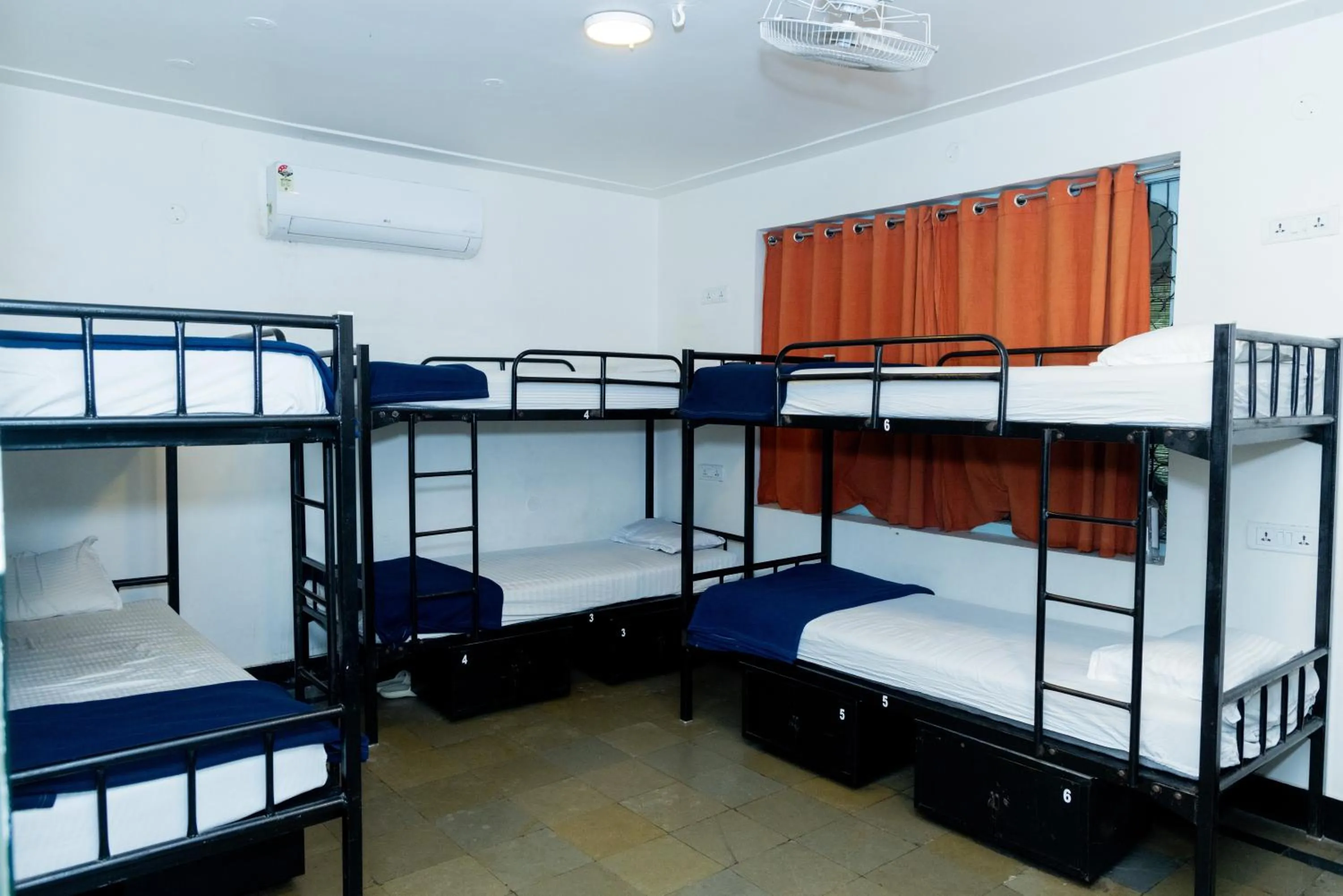 bunk bed, Bed in Slackpackr Hyderabad