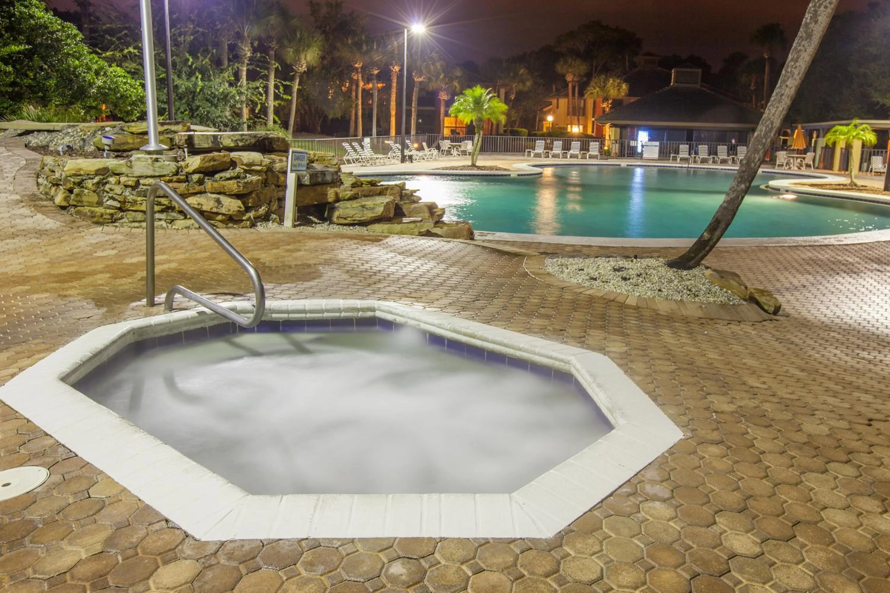 Hot Tub in Legacy Vacation Resorts - Palm Coast