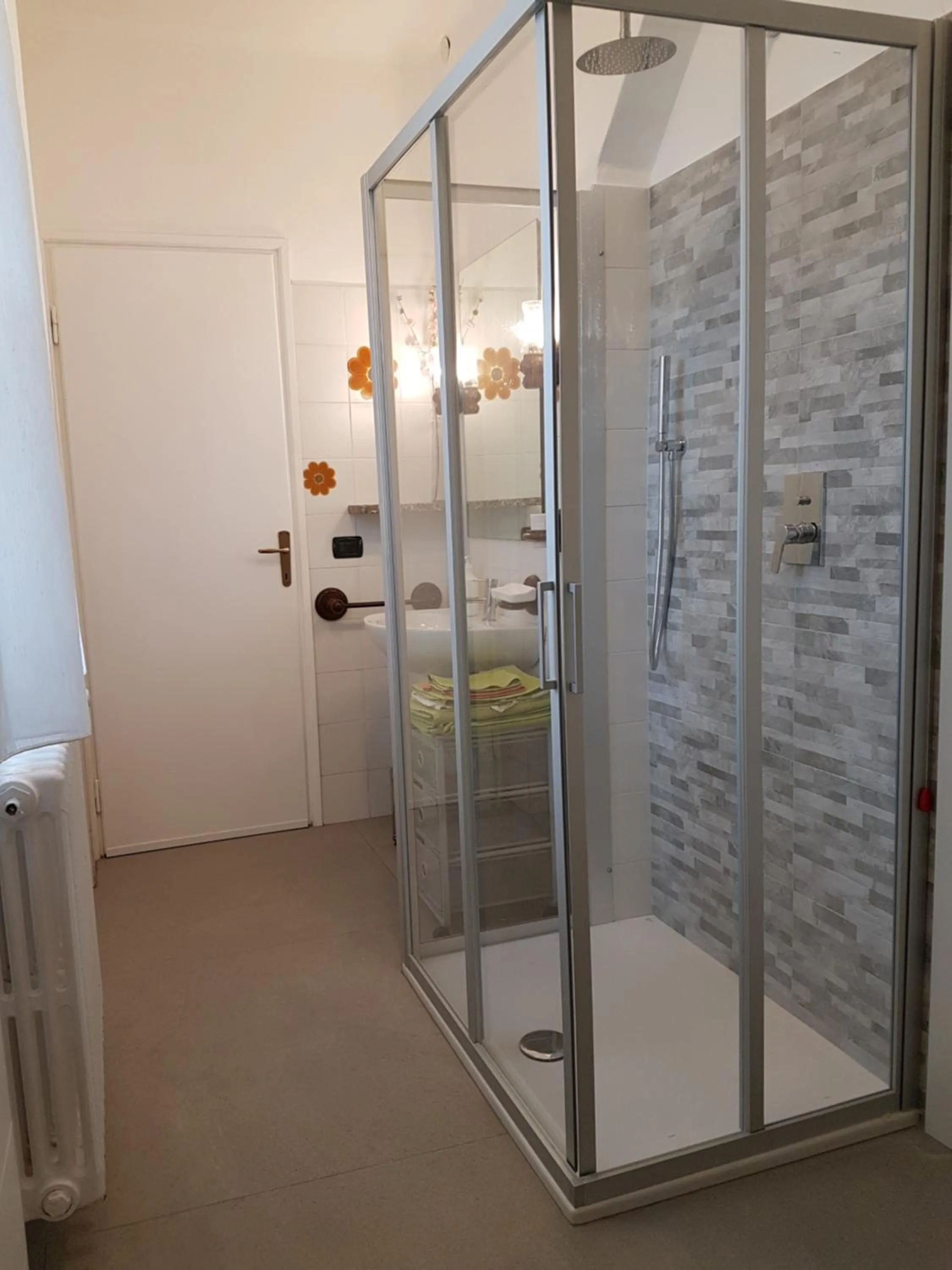 Shower in B&B Le Colombine