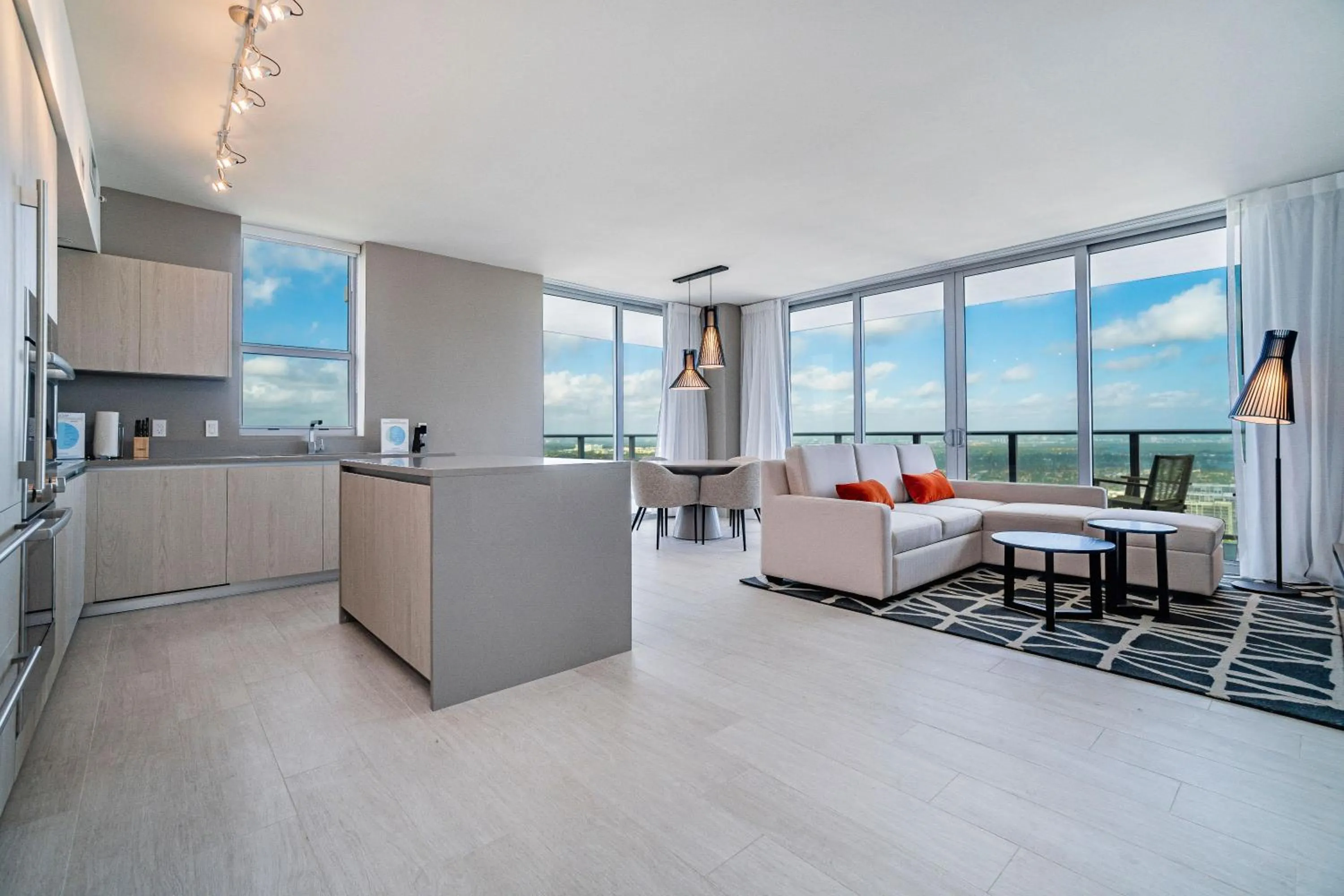 Balcony/Terrace in Hyde Beach House Hollywood Private Suites