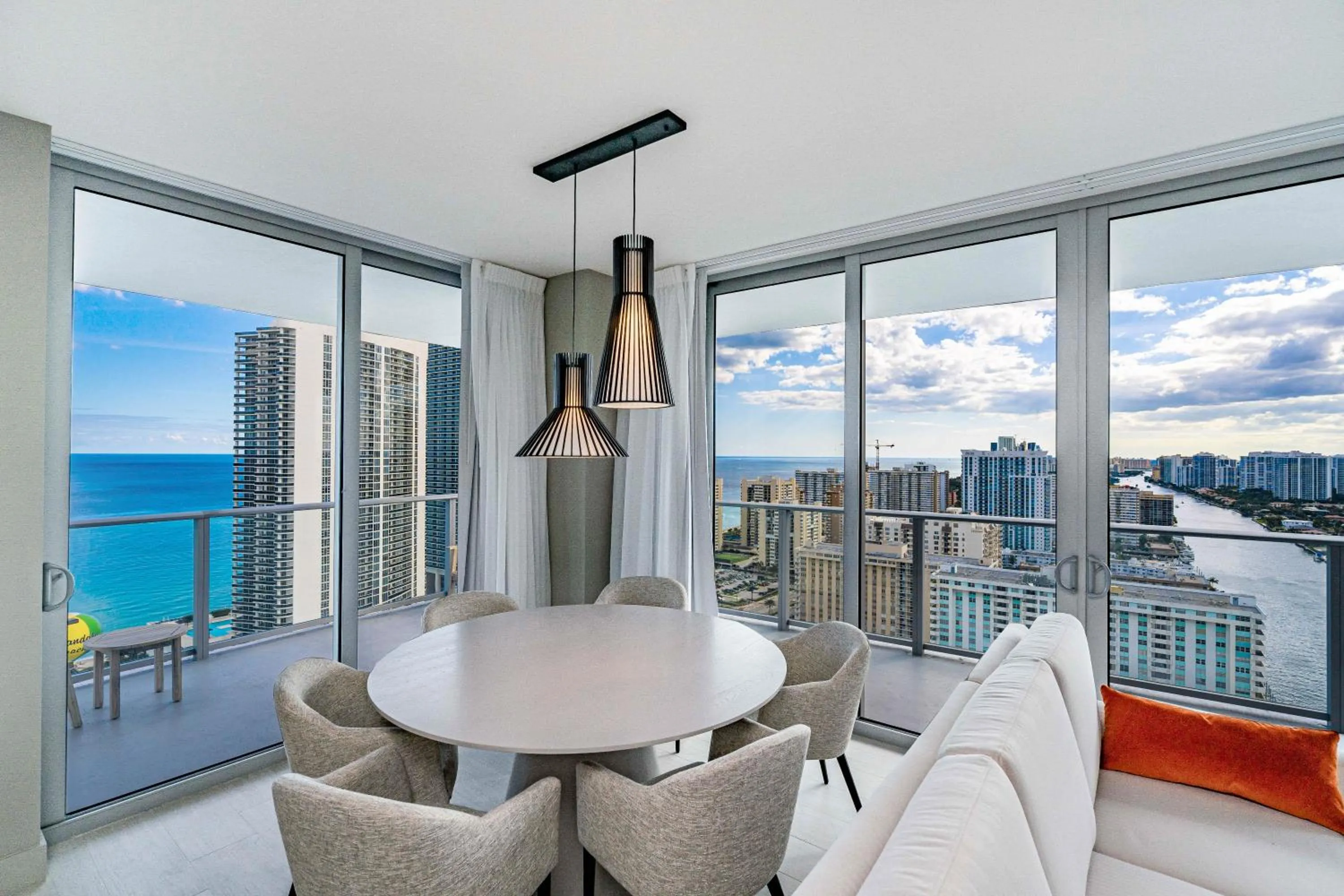 Balcony/Terrace in Hyde Beach House Hollywood Private Suites