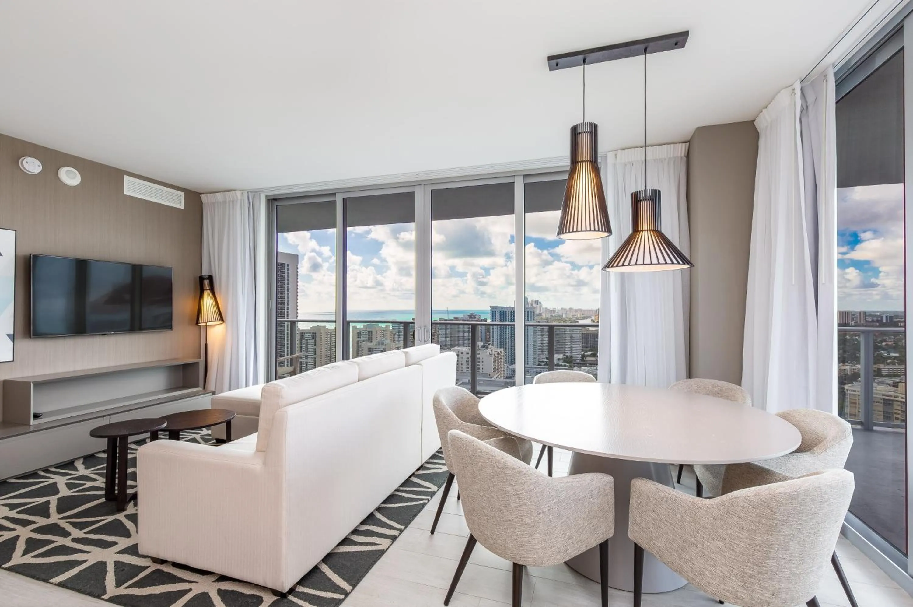 Balcony/Terrace in Hyde Beach House Hollywood Private Suites