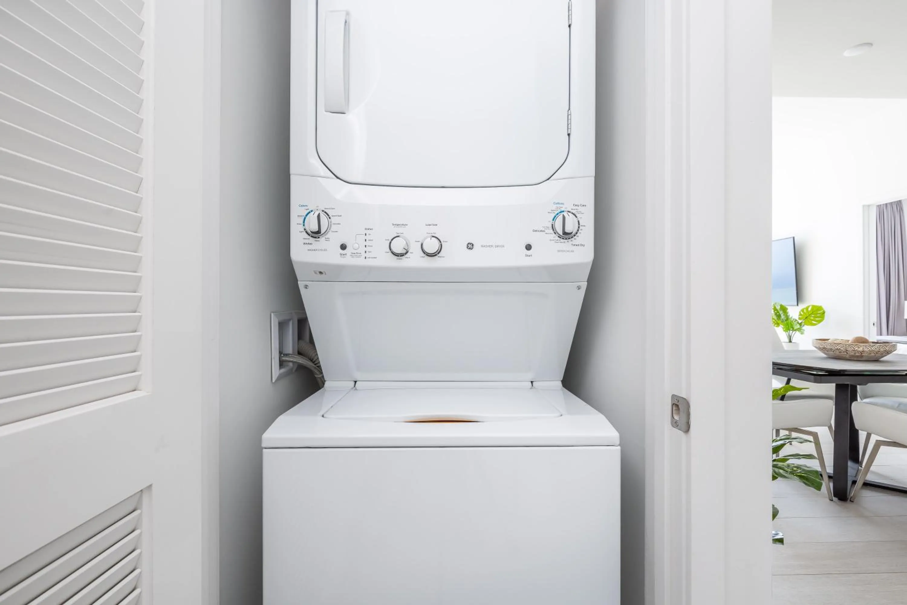 Area and facilities in Hyde Beach House Hollywood Private Suites