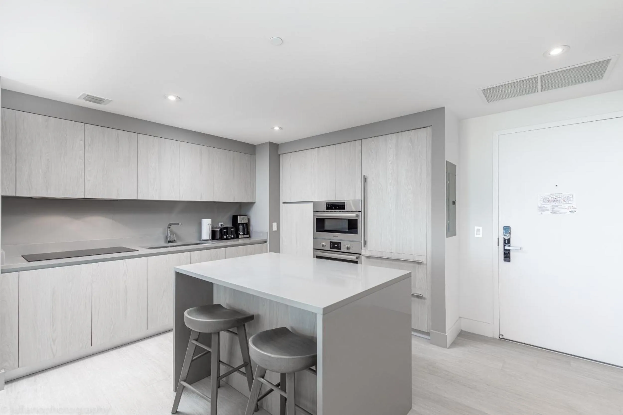 Coffee/tea facilities in Hyde Beach House Hollywood Private Suites