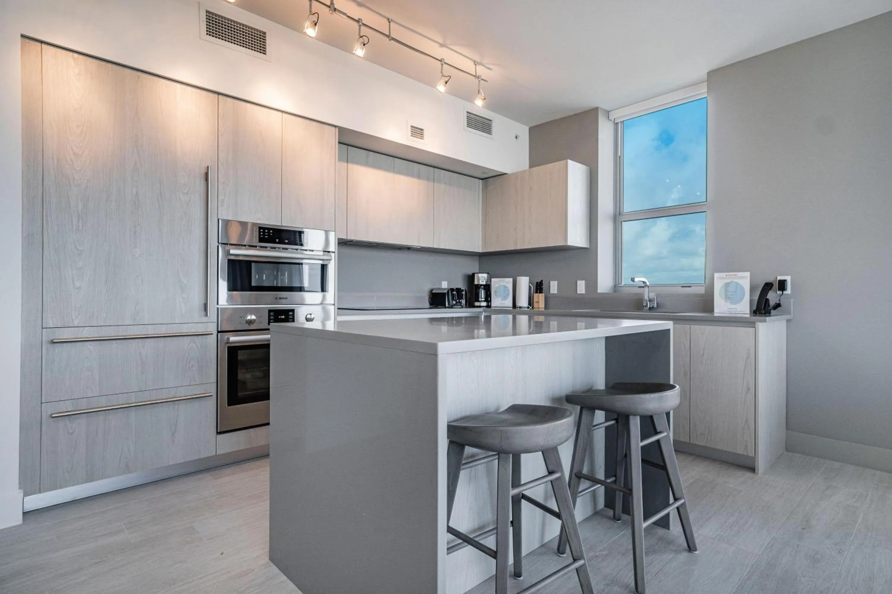 Kitchen or kitchenette in Hyde Beach House Hollywood Private Suites