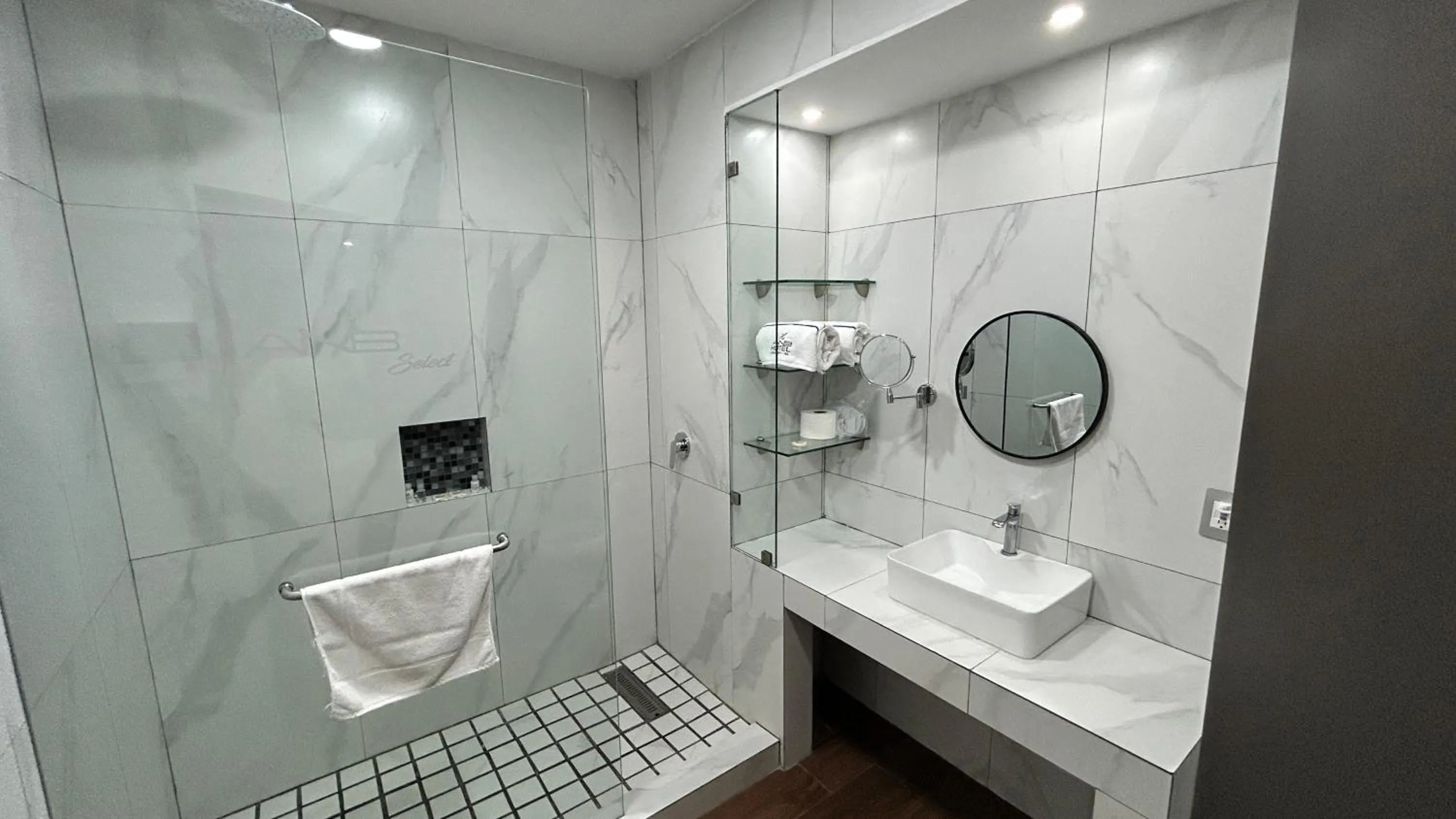 Shower in Hotel ANB Aeropuerto Guadalajara