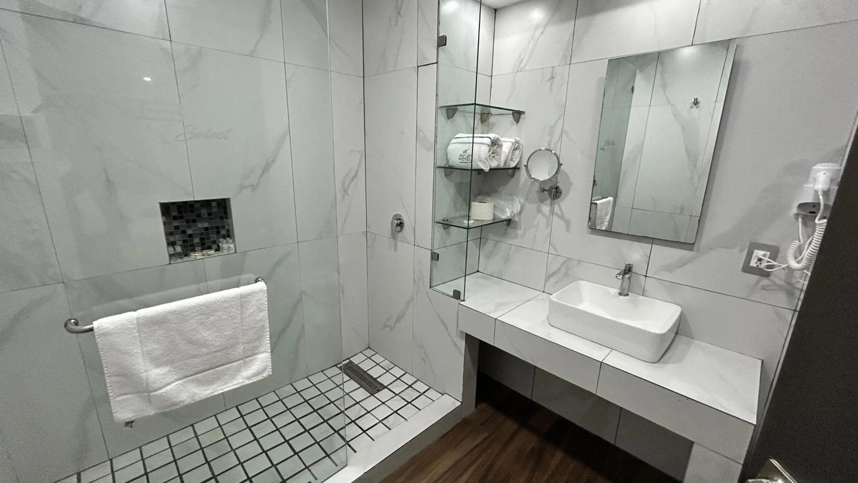 Shower in Hotel ANB Aeropuerto Guadalajara