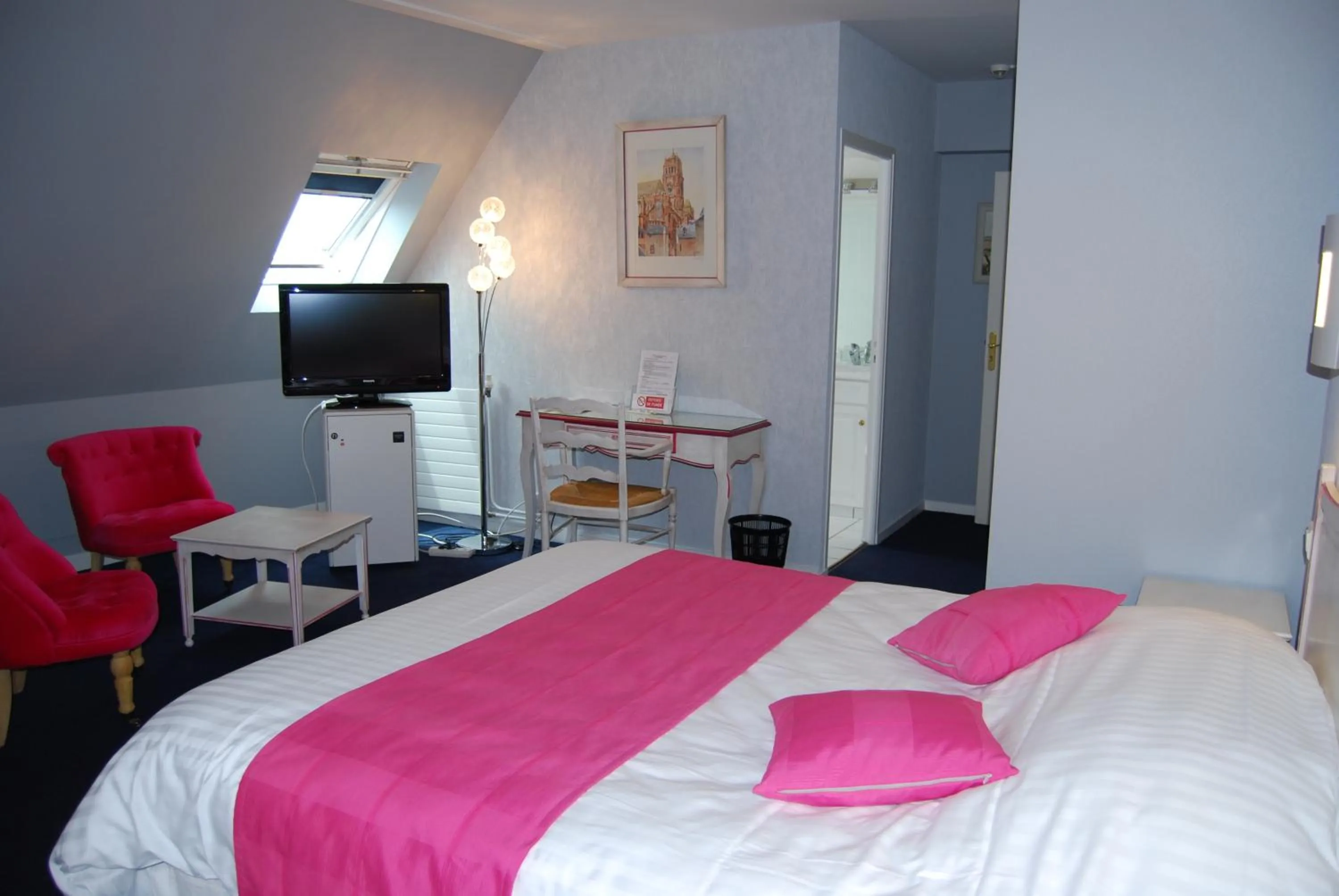 Bedroom, Bed in Hotel Biney