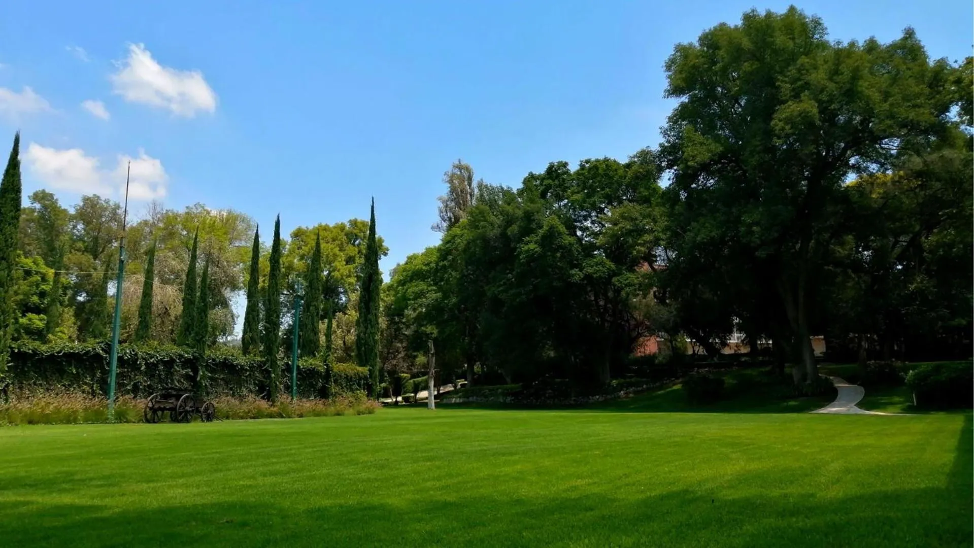 Garden in Real Home by Real del Bosque