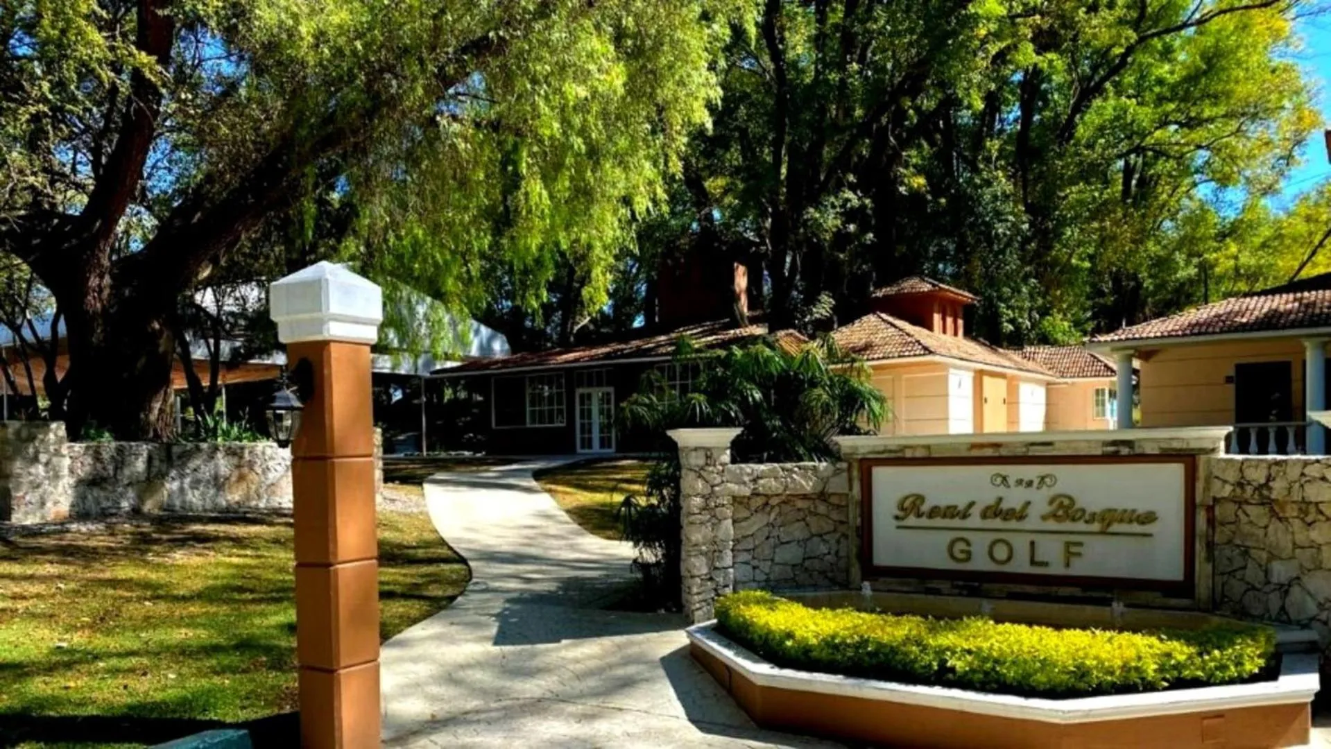 Golfcourse in Real Home by Real del Bosque