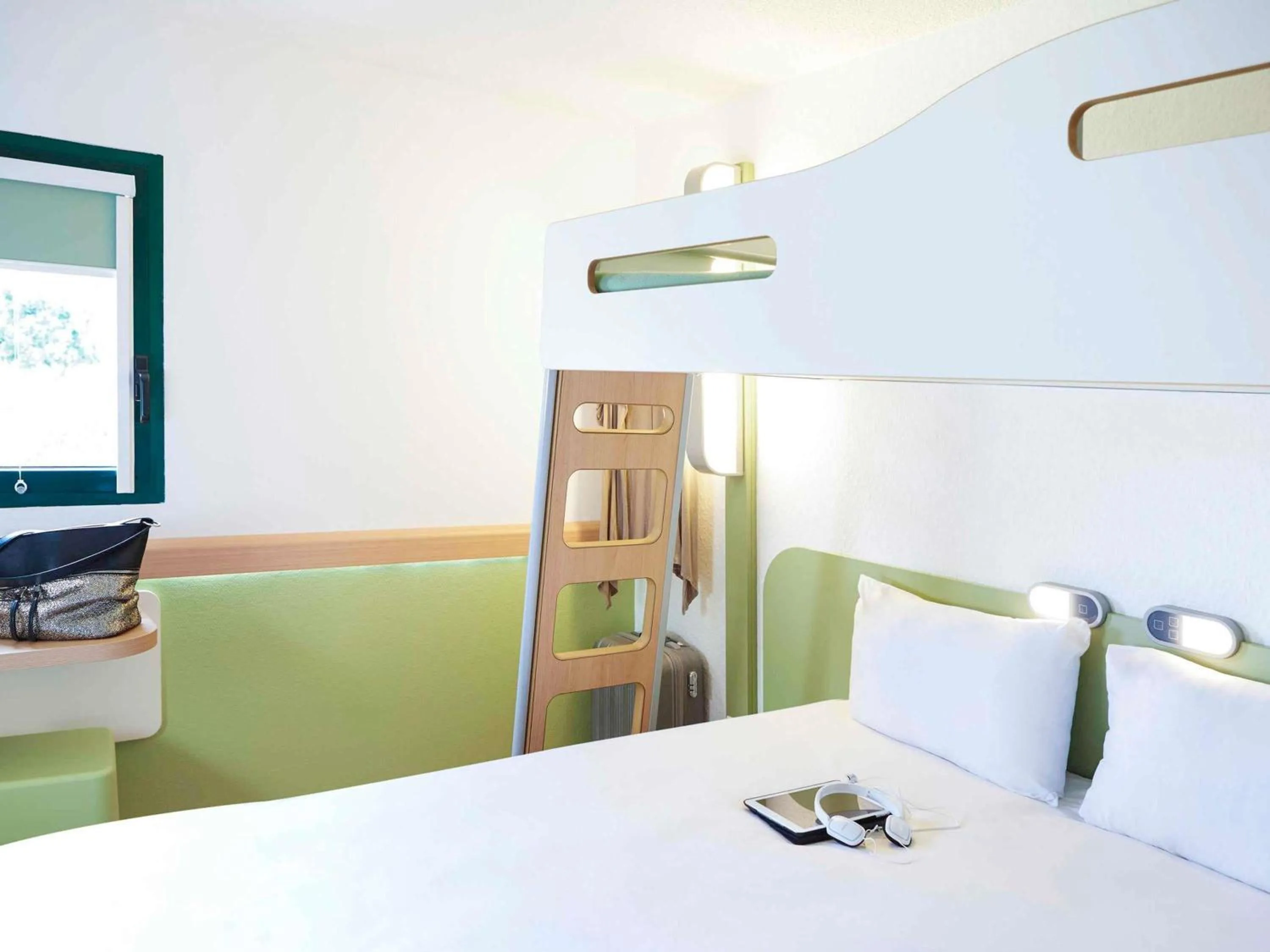 Bedroom, Bed in ibis budget Albi Terssac