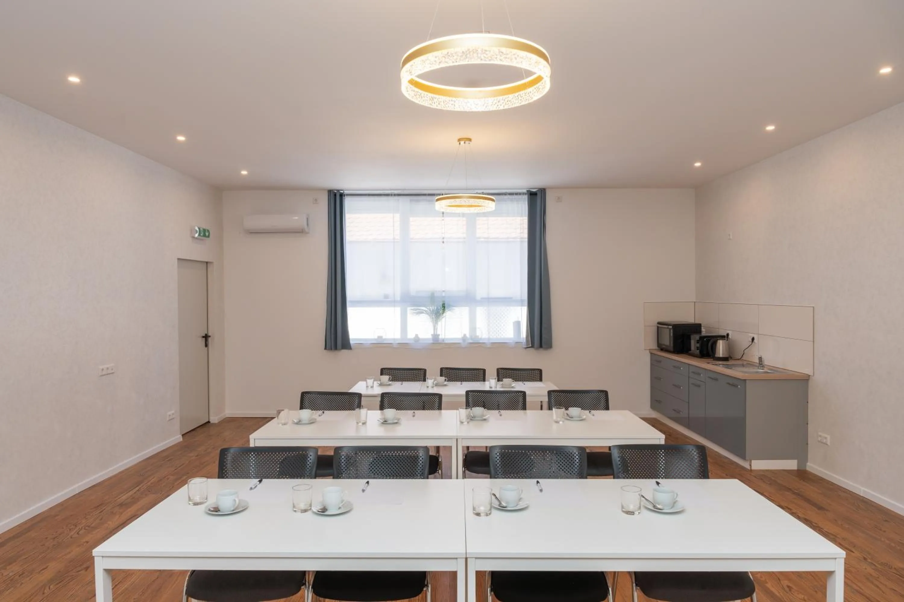 Kitchen or kitchenette in Hotel Phoenix