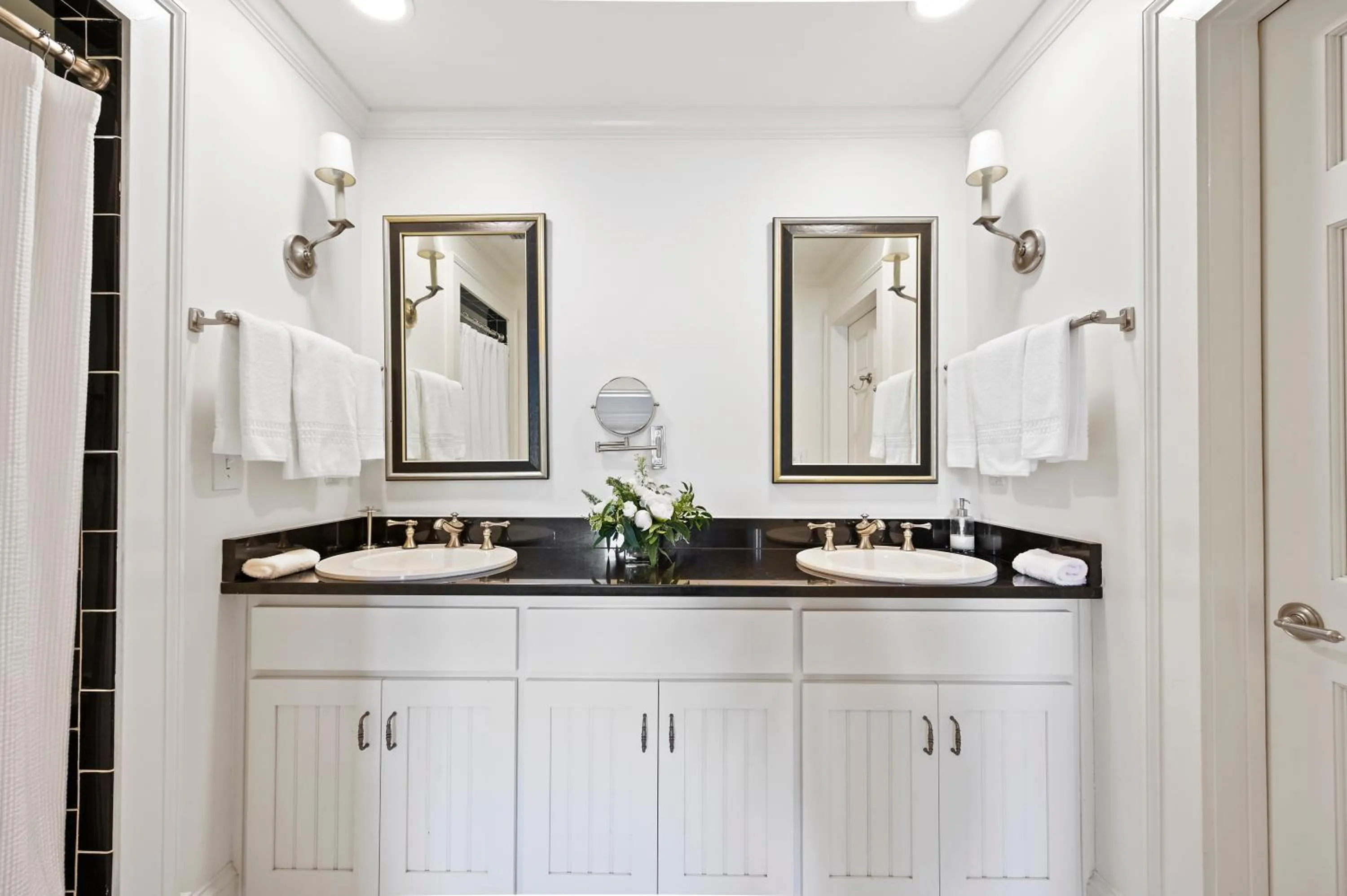 Bathroom in The James Madison Inn