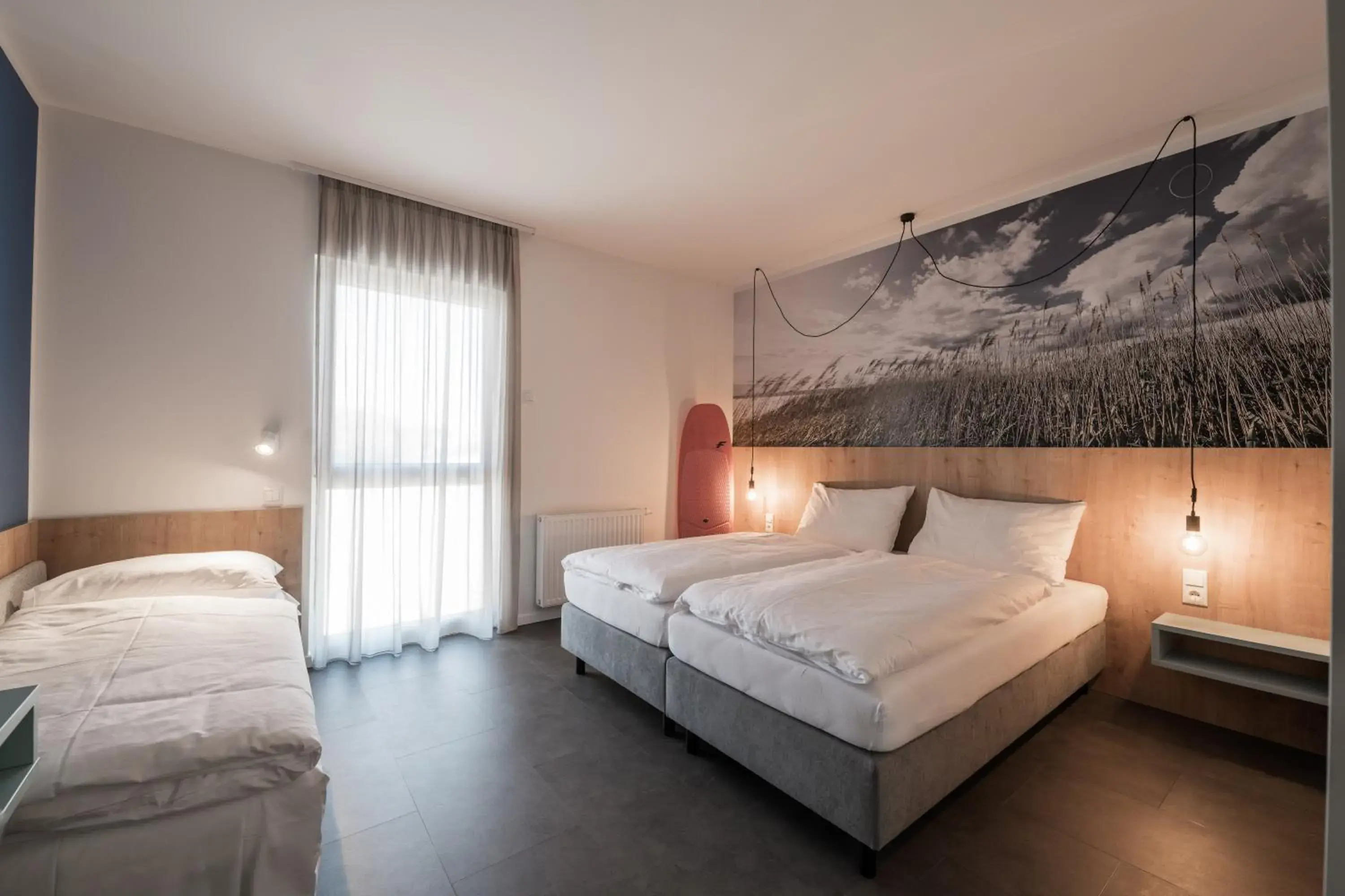 Family Room in Lakeside77 Family Room in Lakeside77