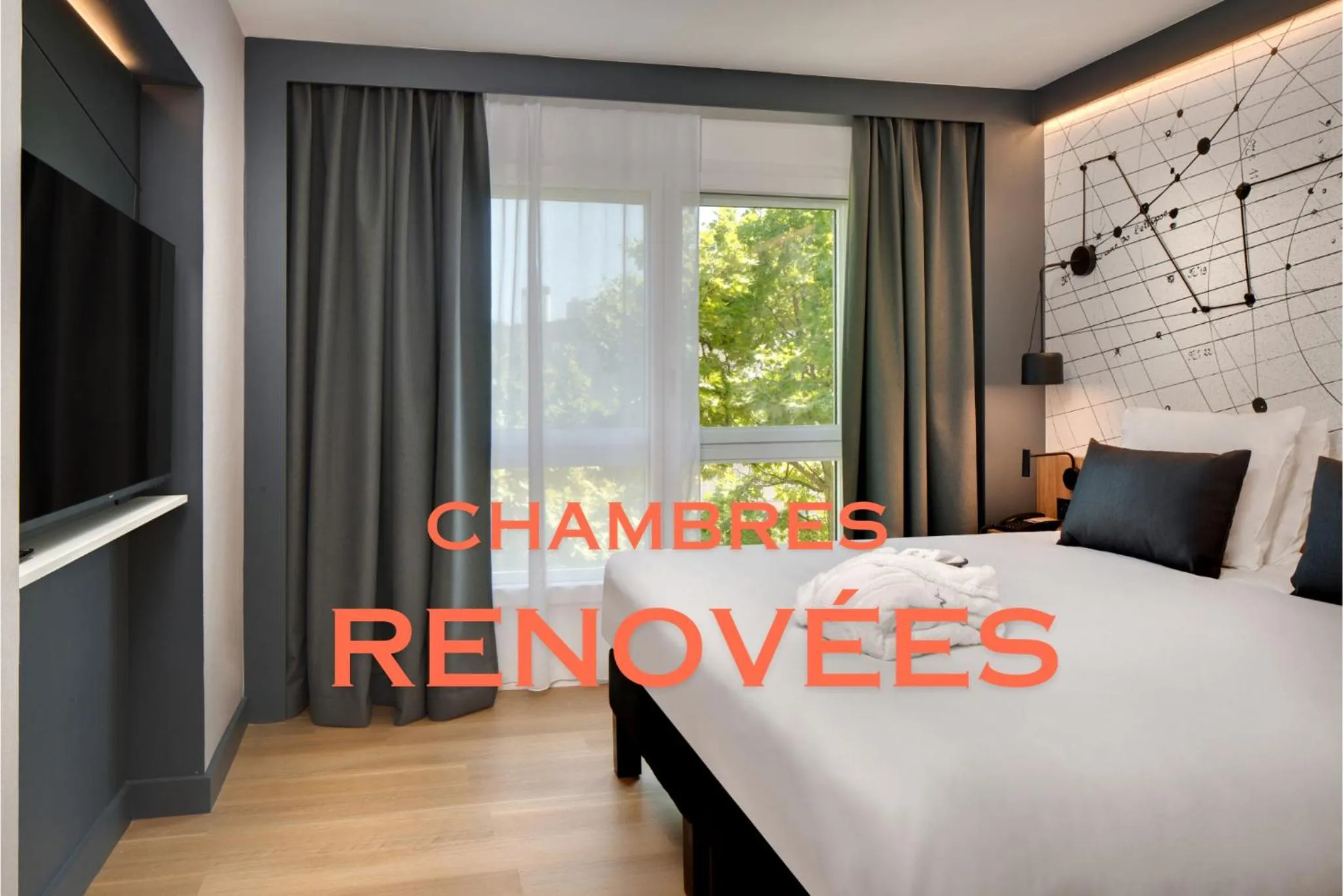 Photo of the whole room, Bed in Mercure Montpellier Centre Antigone