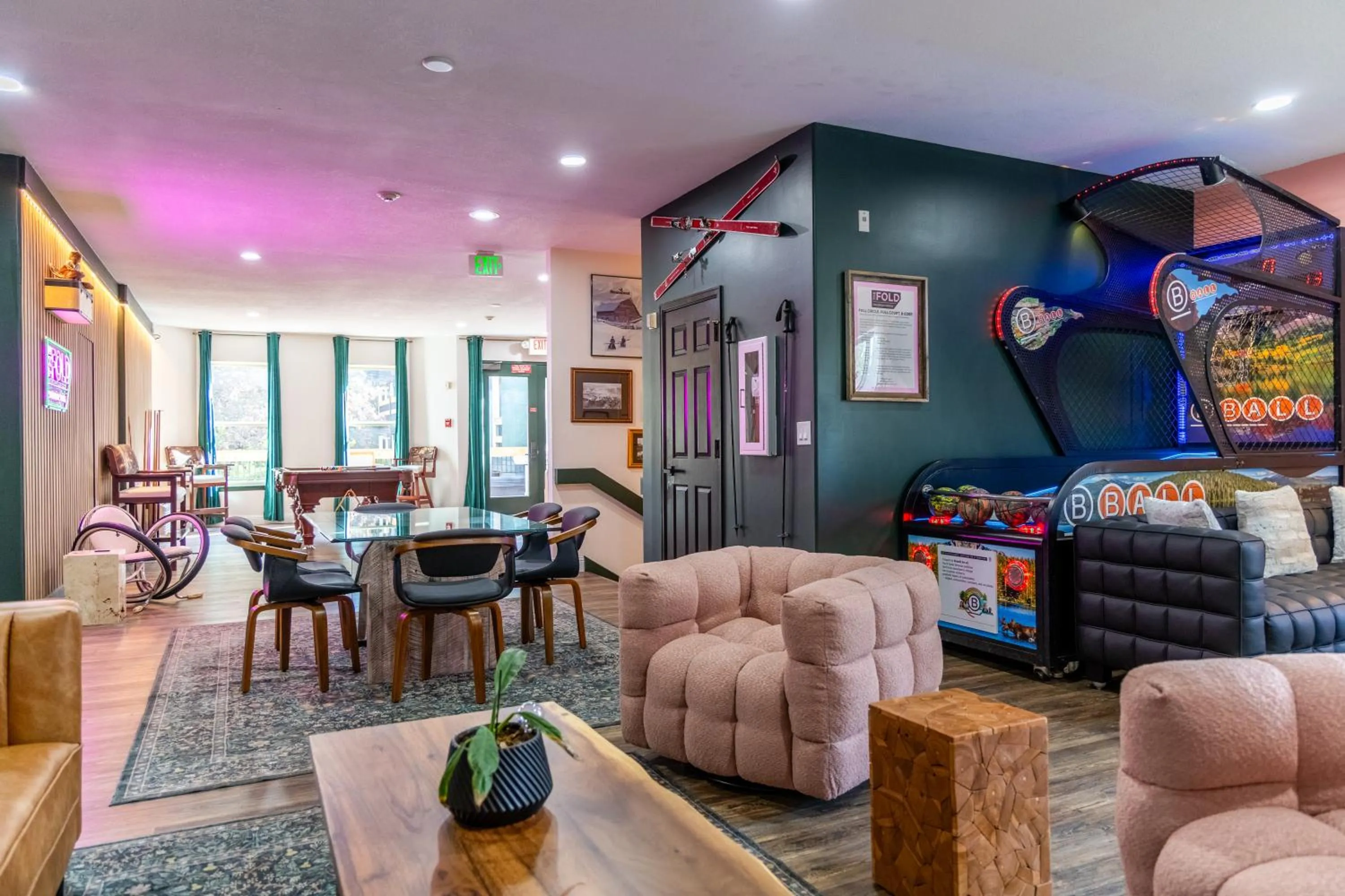 Communal lounge/ TV room in The Fold Hotels Steamboat Springs