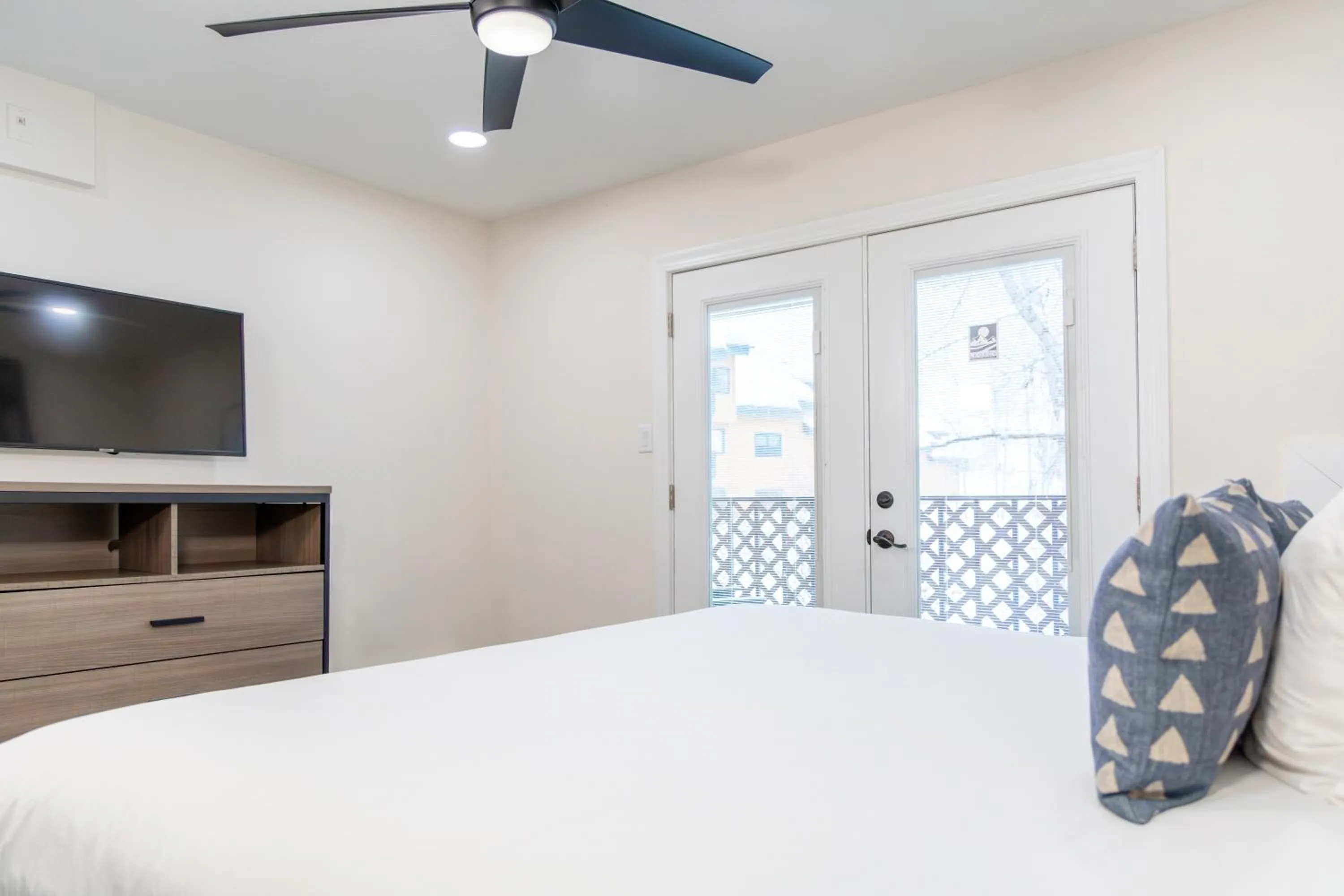 Bedroom, Bed in The Fold Hotels Steamboat Springs