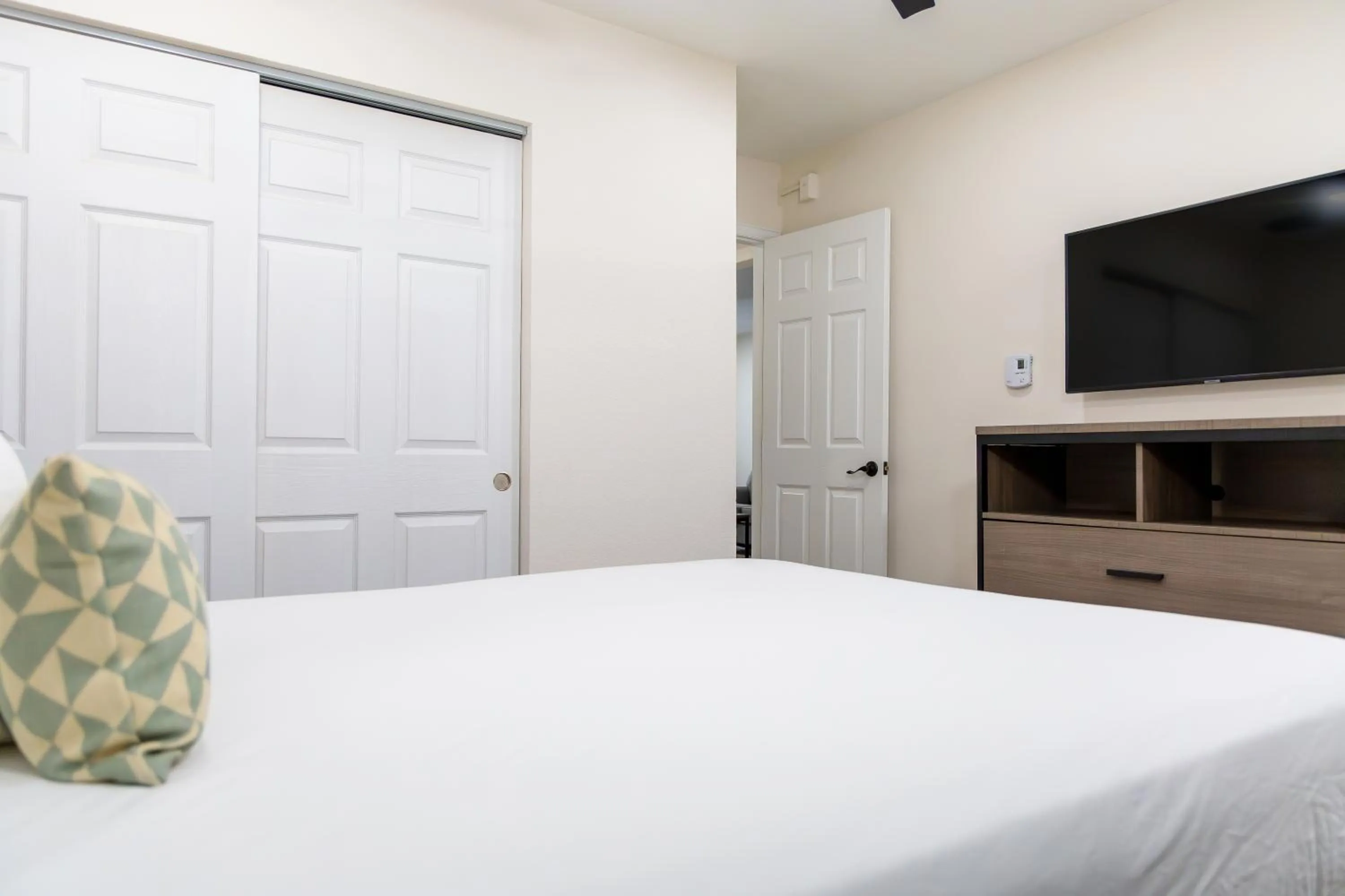 Bedroom, Bed in The Fold Hotels Steamboat Springs