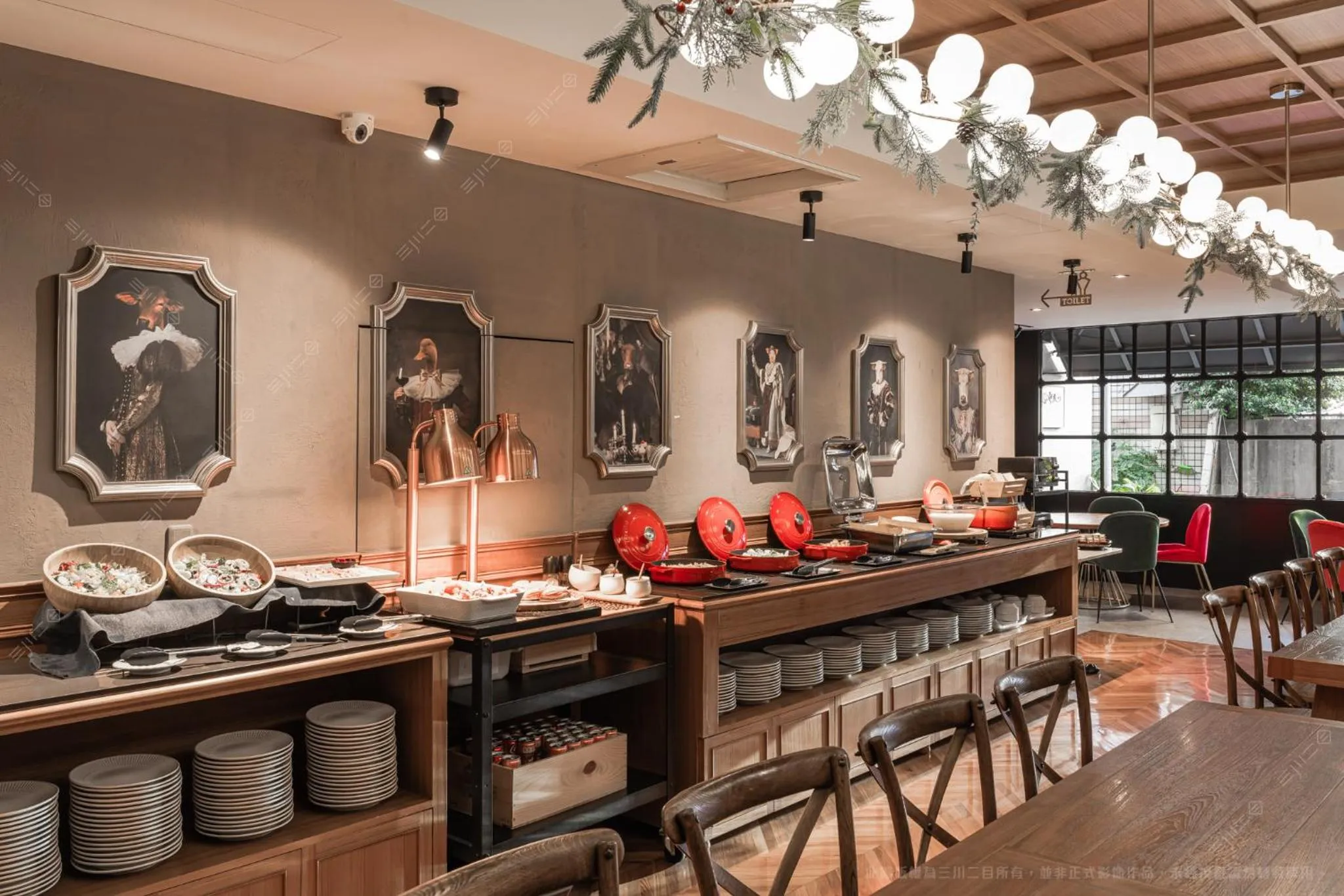 Breakfast in River inn Station