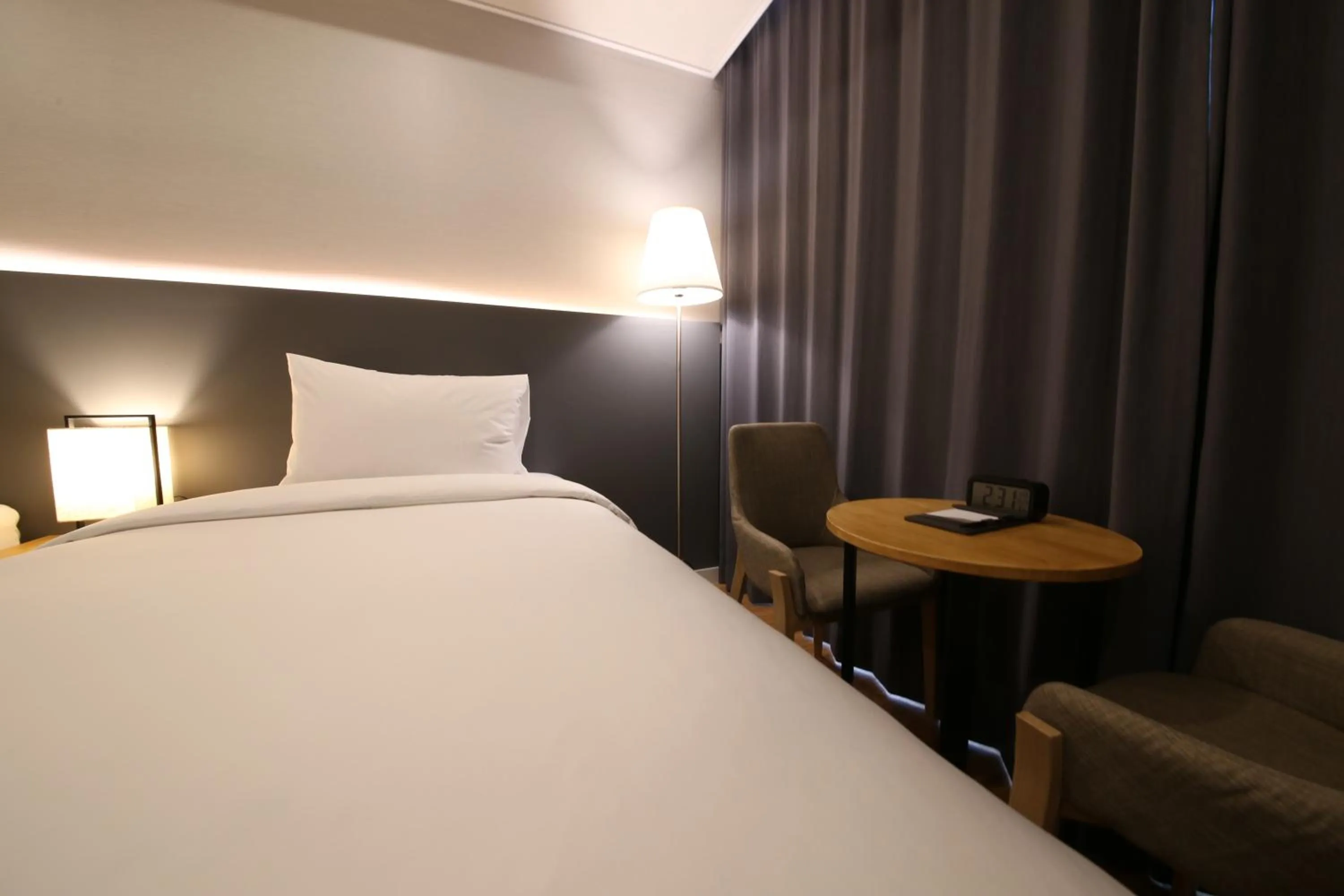 Bed in The Mains Hotel