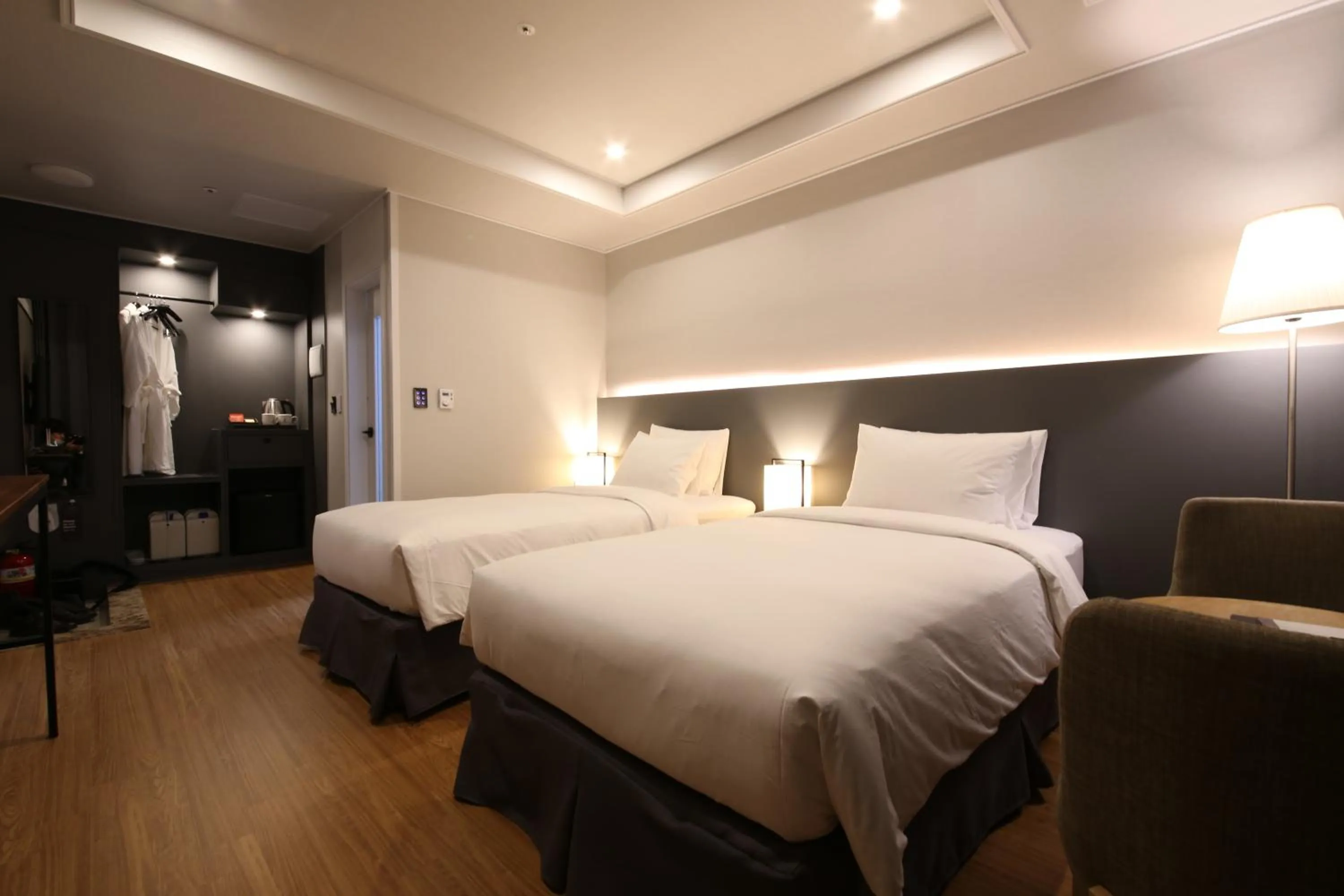 Bed in The Mains Hotel