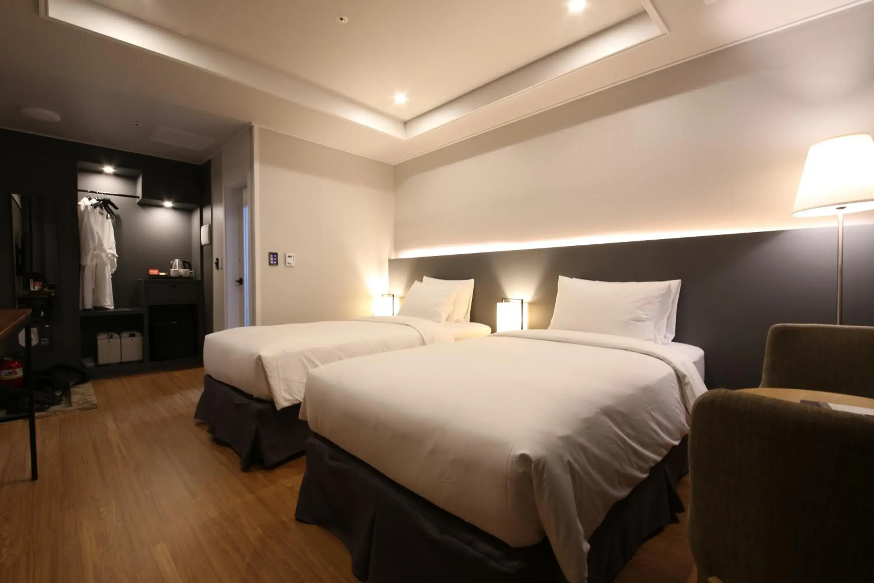 Twin Room in The Mains Hotel Twin Room in The Mains Hotel