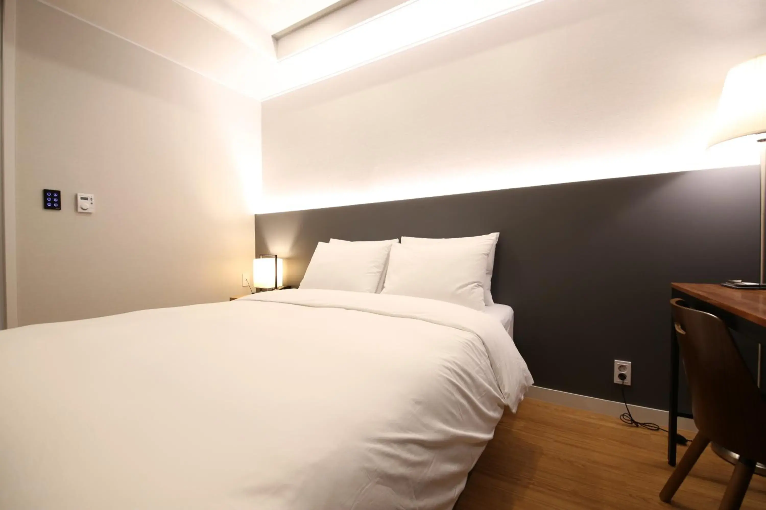 Double Room in The Mains Hotel Double Room in The Mains Hotel