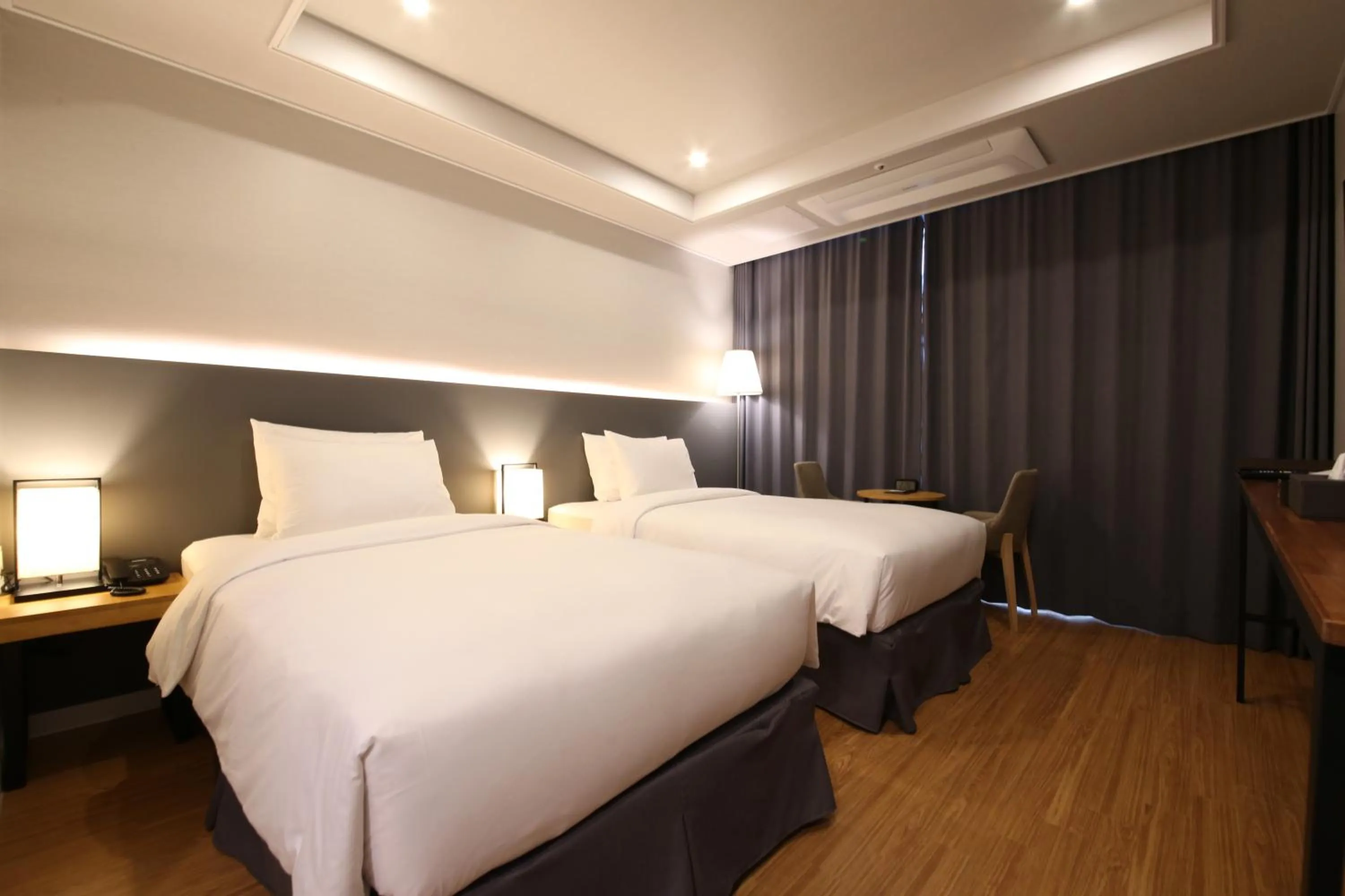 Bed in The Mains Hotel