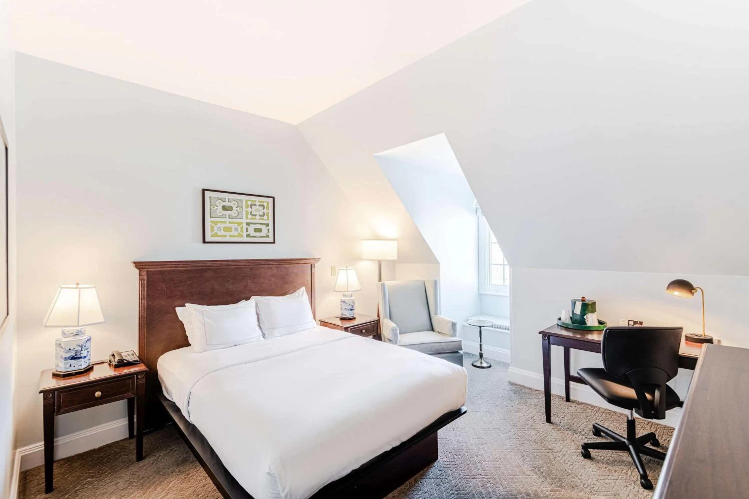 Bed in The Founders Inn & Spa Tapestry Collection By Hilton