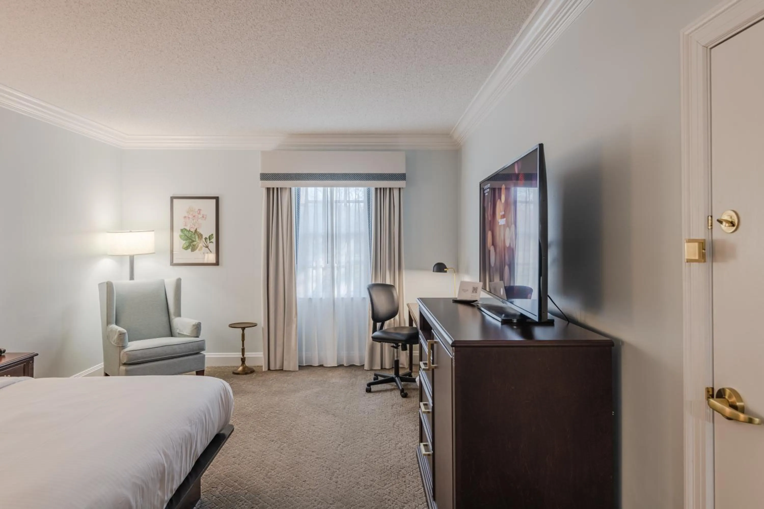 Bed in The Founders Inn & Spa Tapestry Collection By Hilton