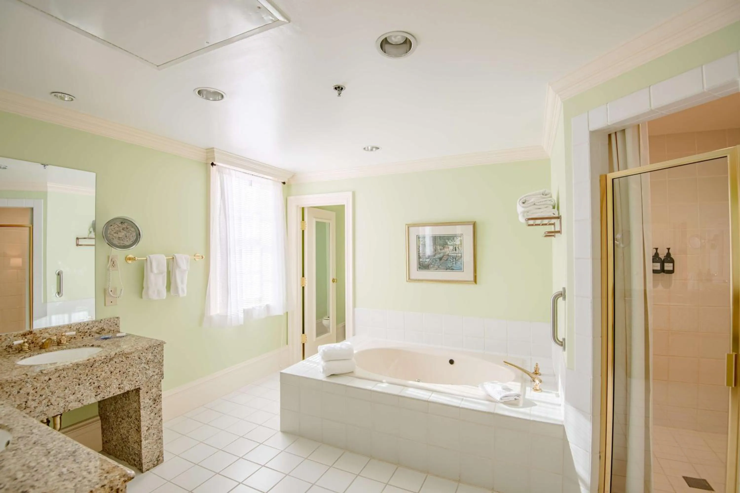 Bathroom in The Founders Inn & Spa Tapestry Collection By Hilton