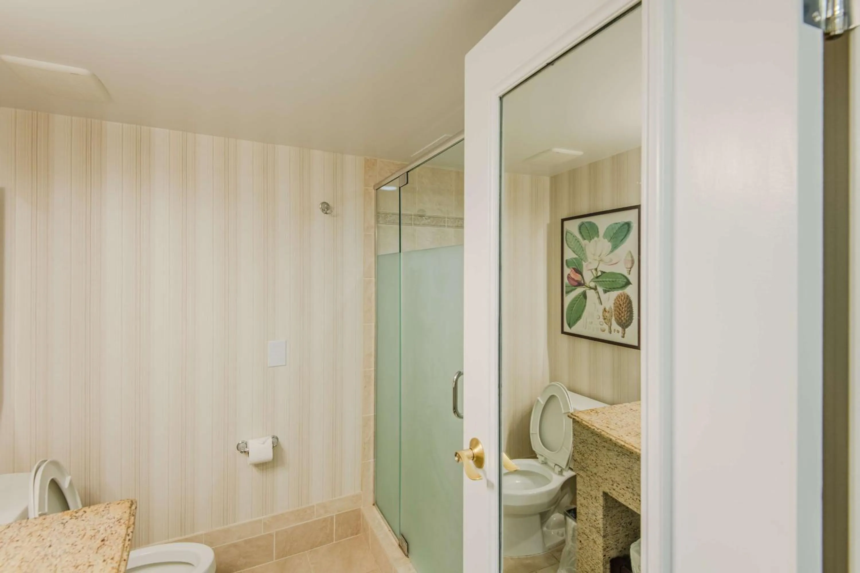 Bathroom in The Founders Inn & Spa Tapestry Collection By Hilton