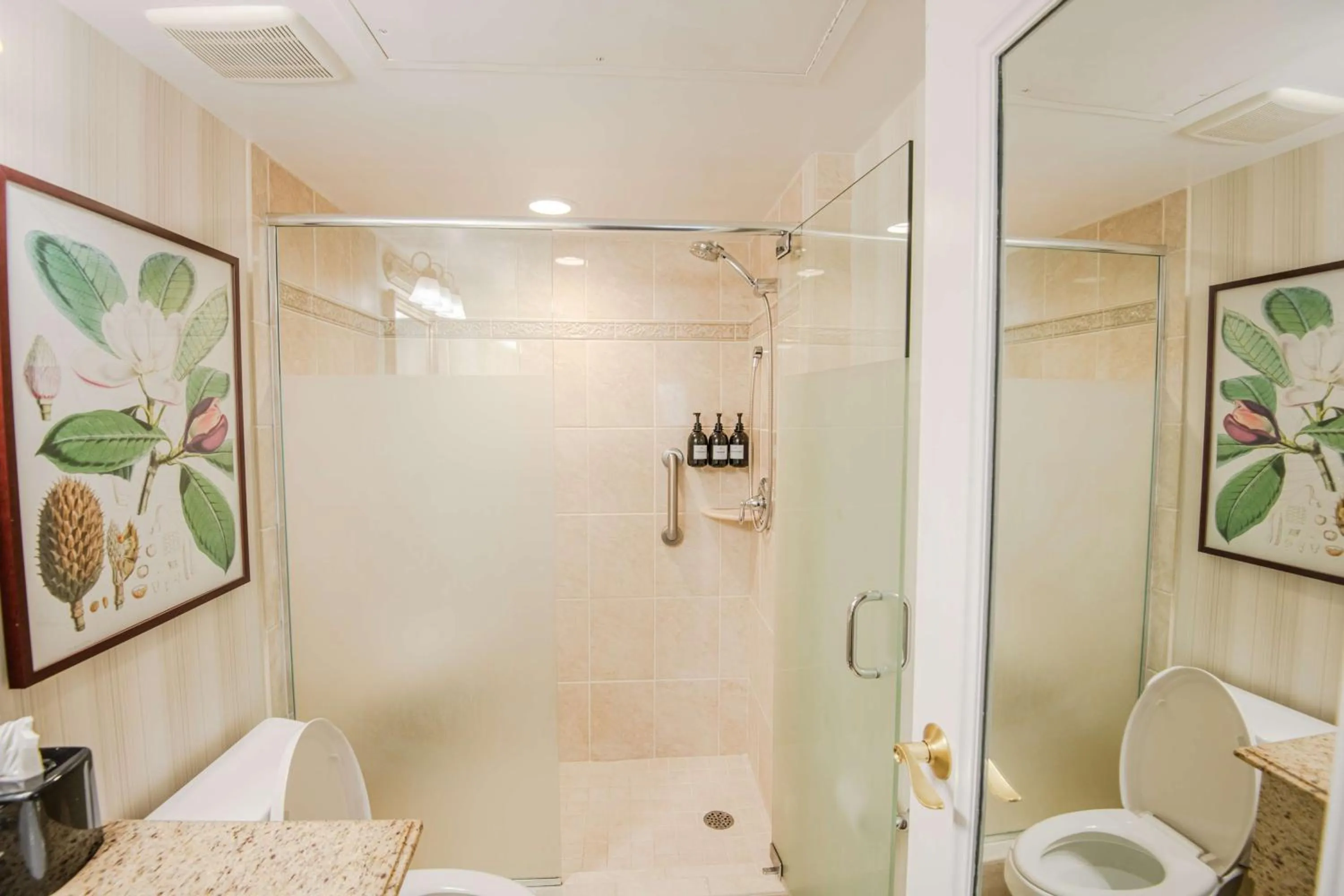 Bathroom in The Founders Inn & Spa Tapestry Collection By Hilton