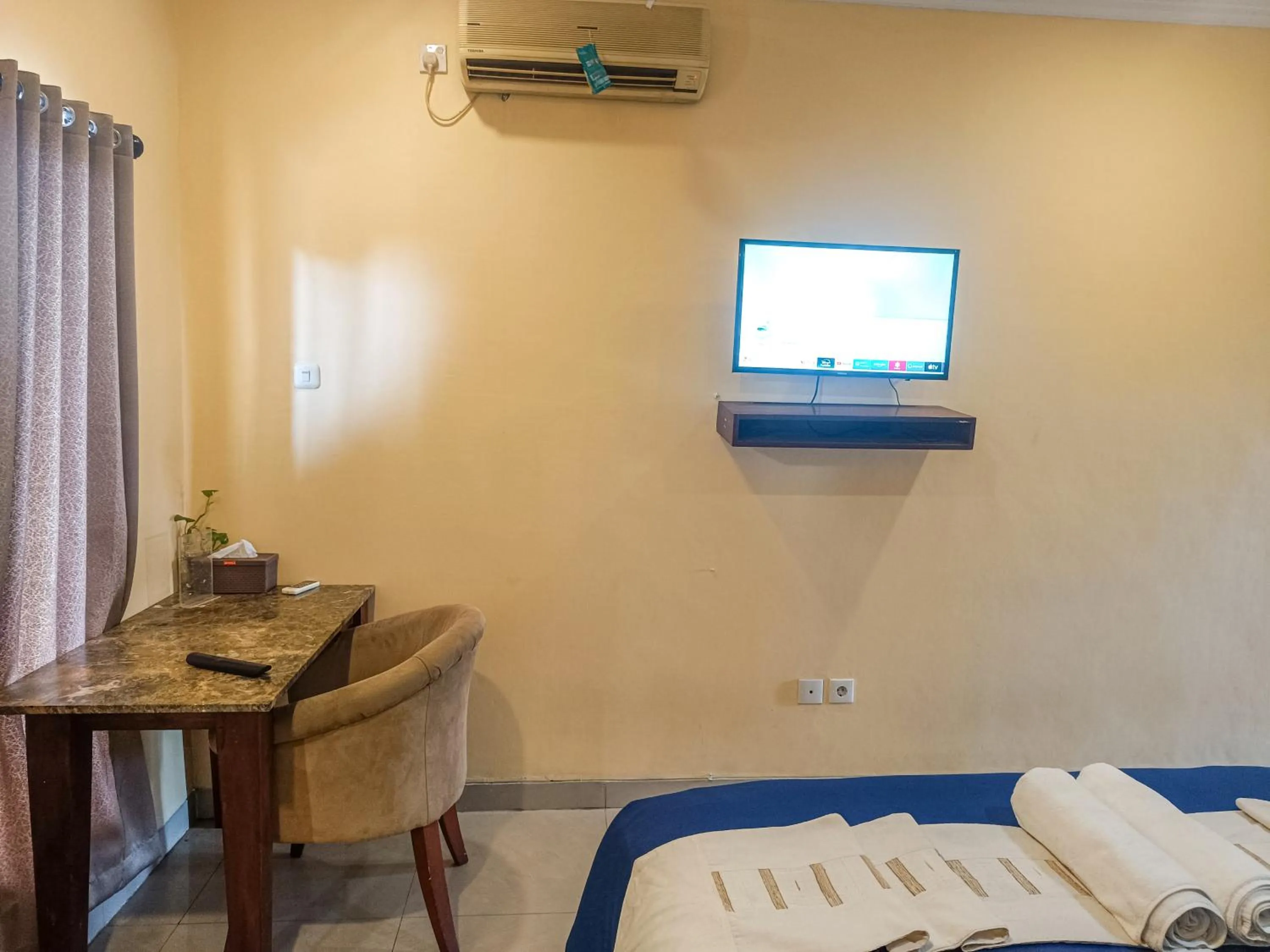 Bedroom, Bed in Kuta Paradise 777