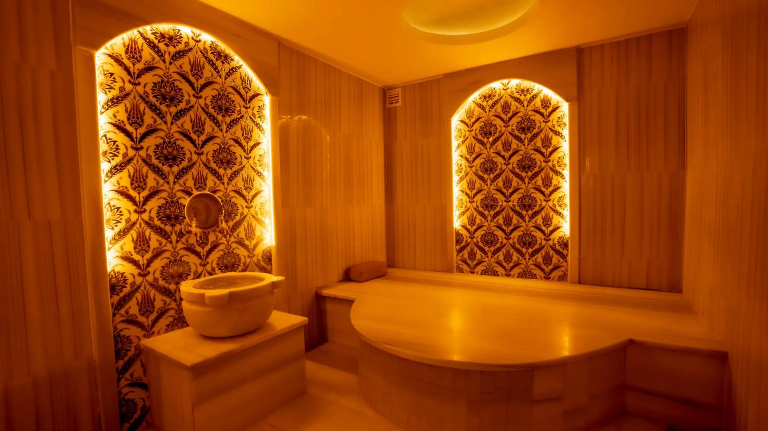 Bathroom in Farina Hotel By Cigno