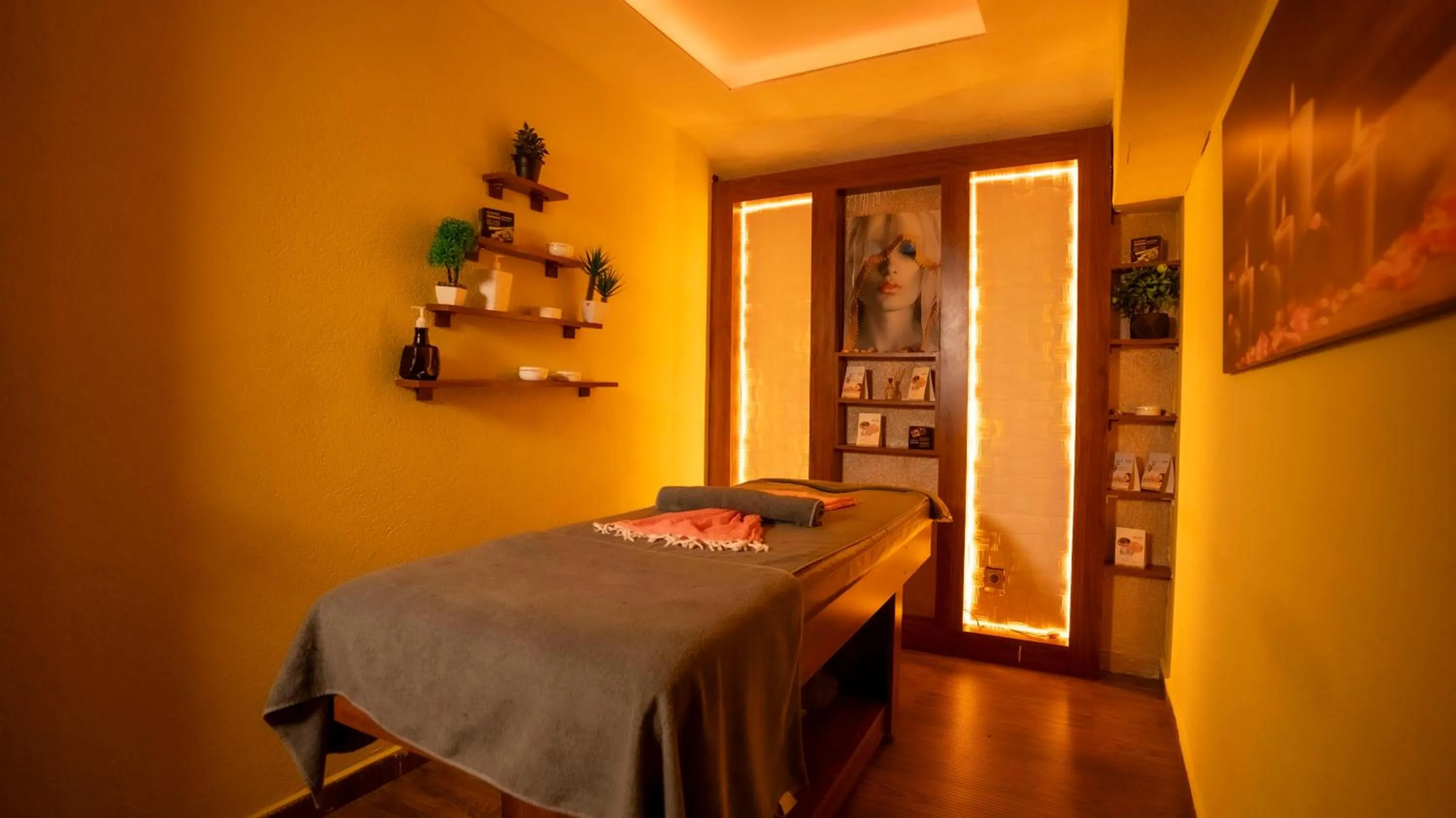 Massage in Farina Hotel By Cigno